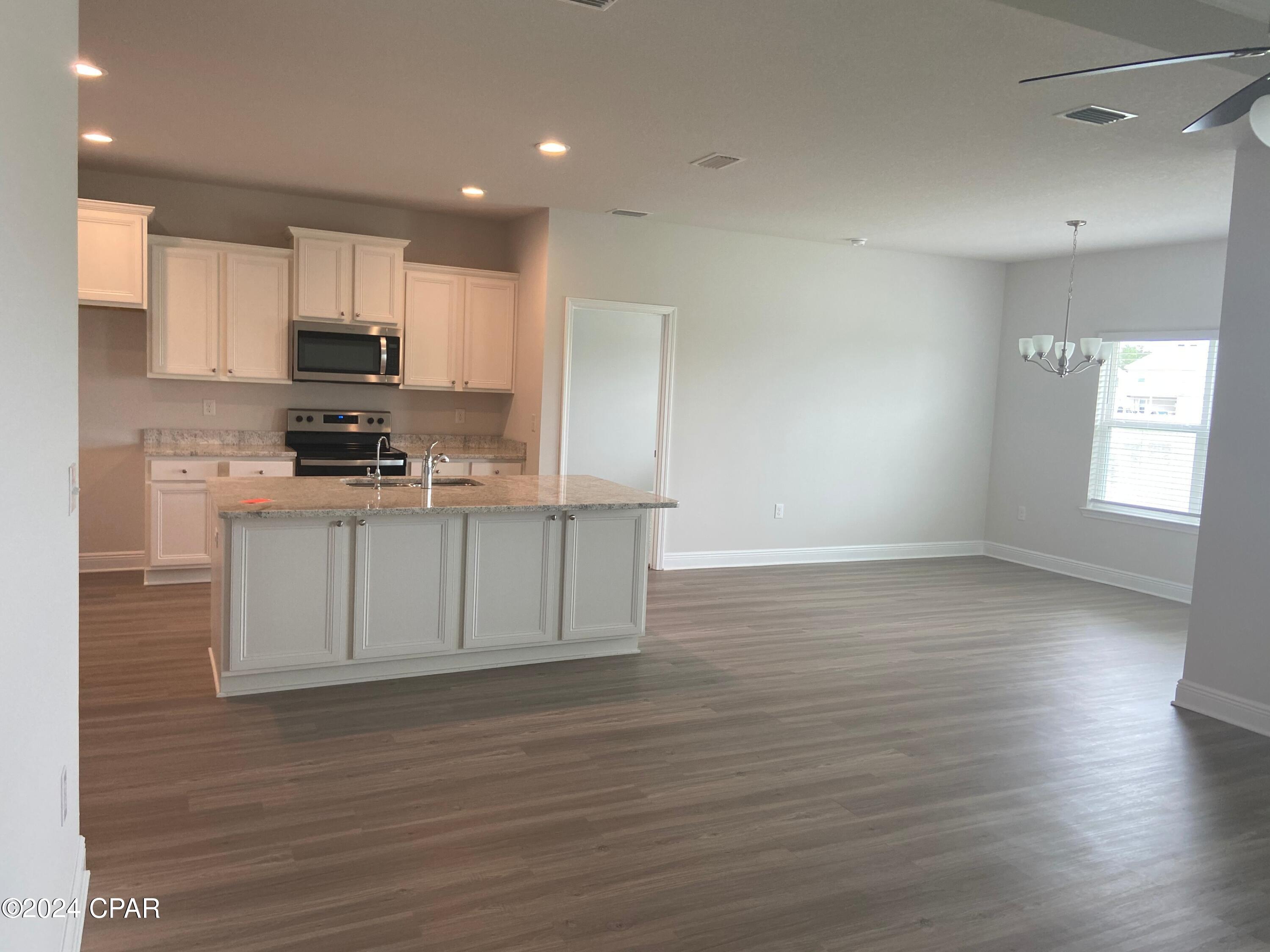 315 Moonraker Circle