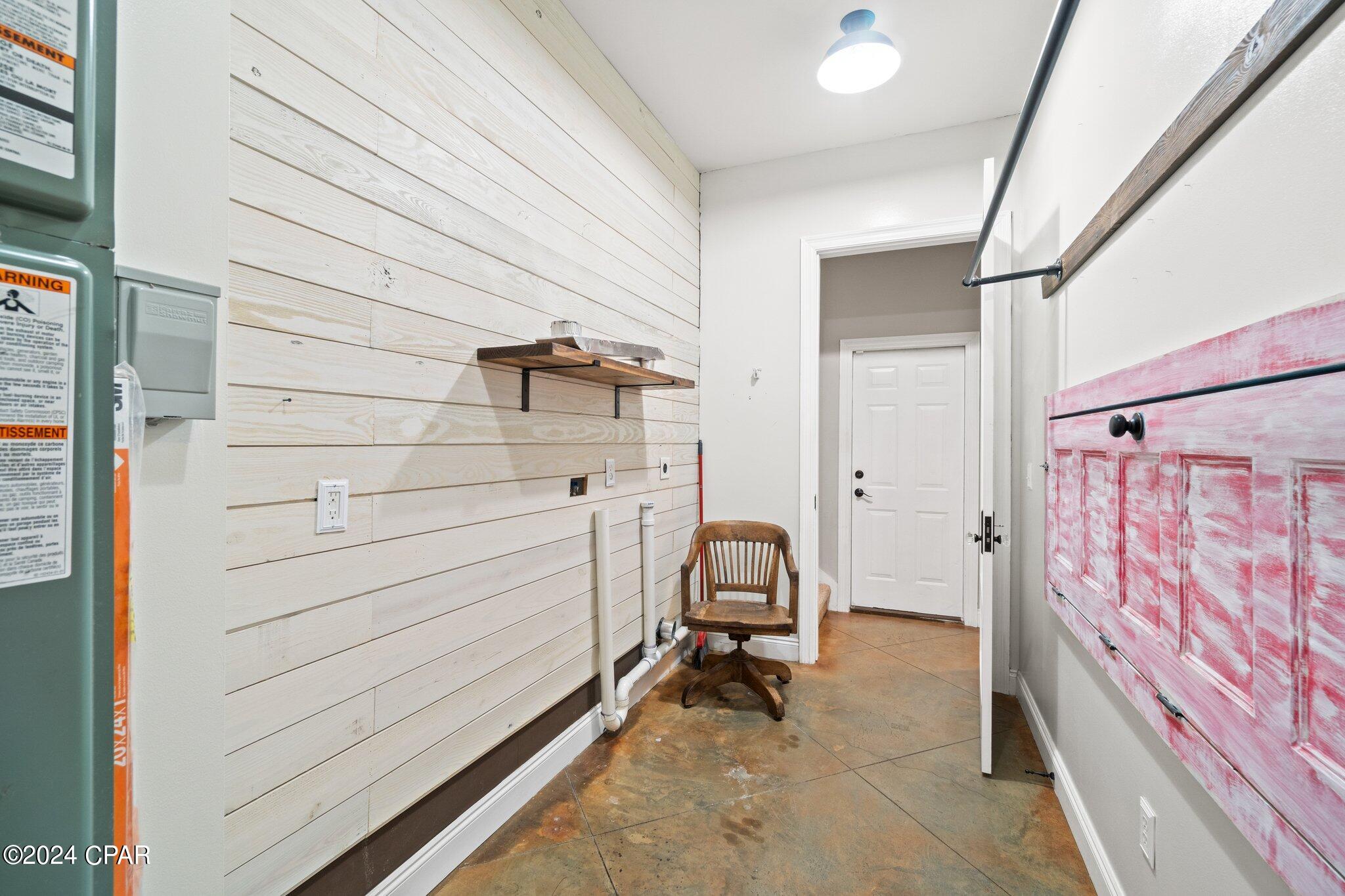 138 White Oaks Boulevard