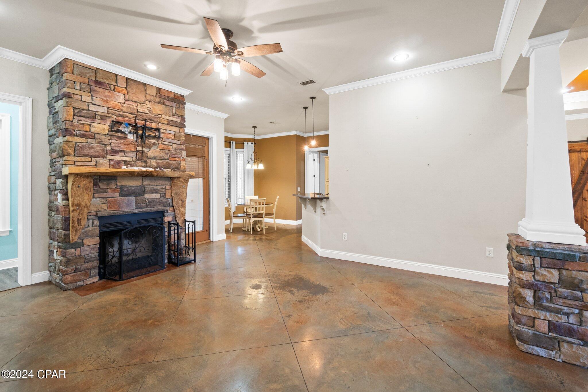 138 White Oaks Boulevard