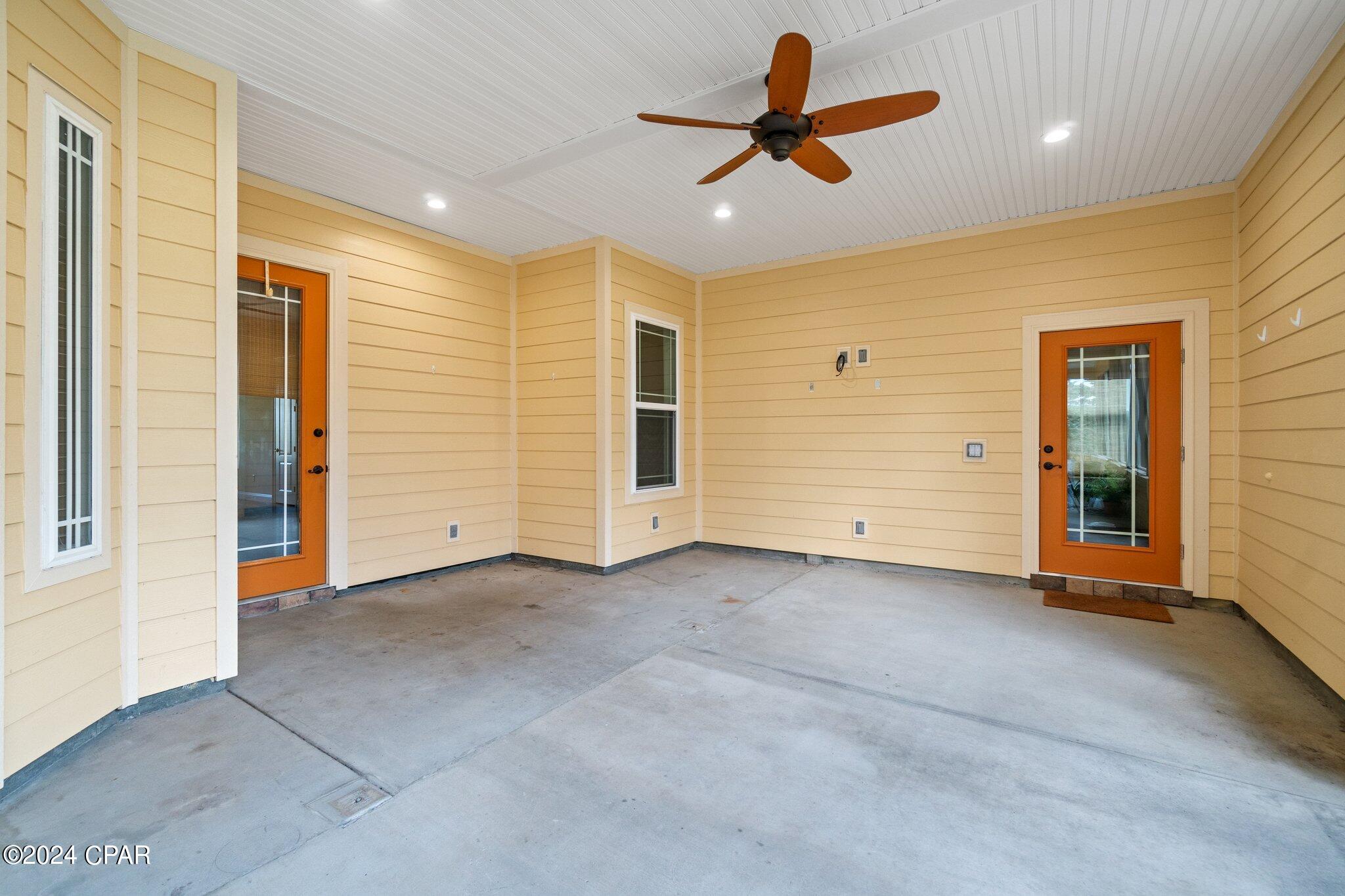 138 White Oaks Boulevard