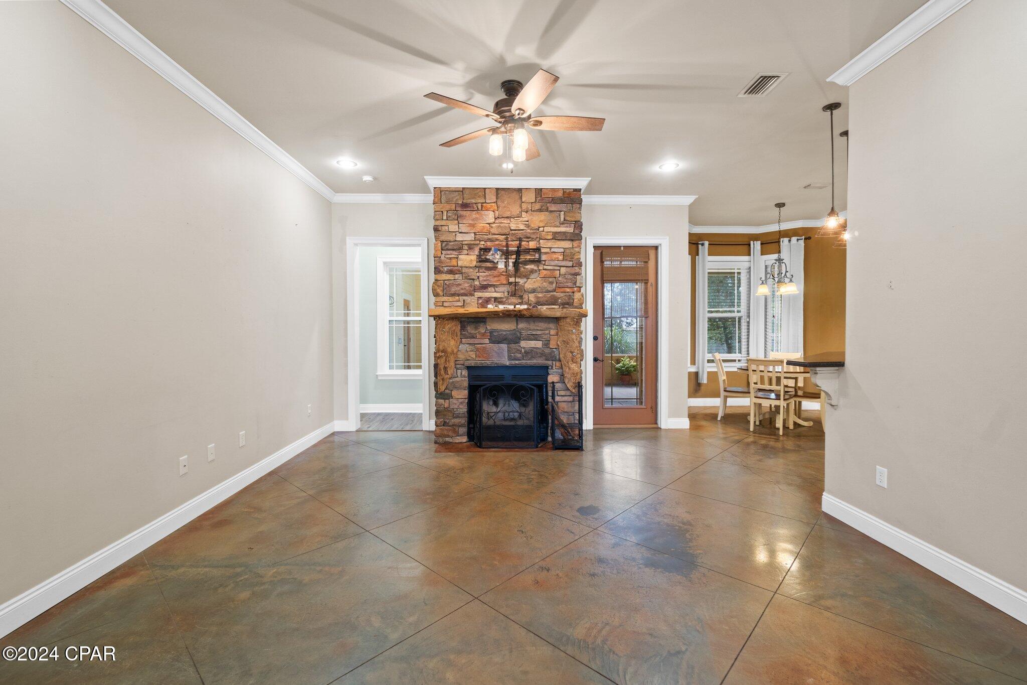 138 White Oaks Boulevard