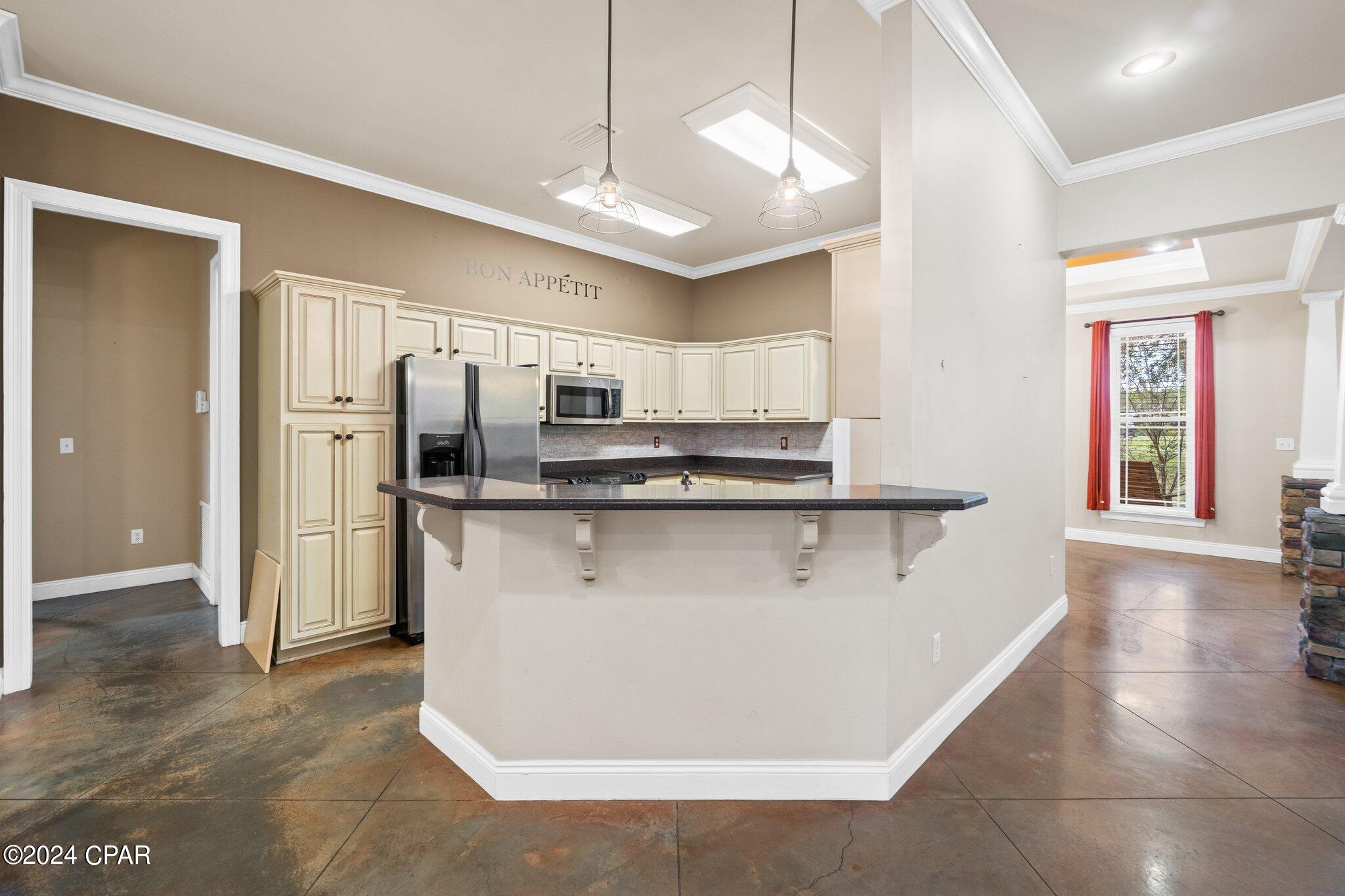 138 White Oaks Boulevard