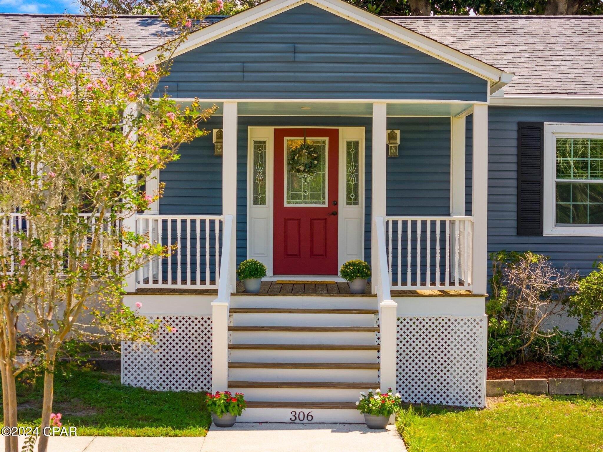 306 N Cove Boulevard