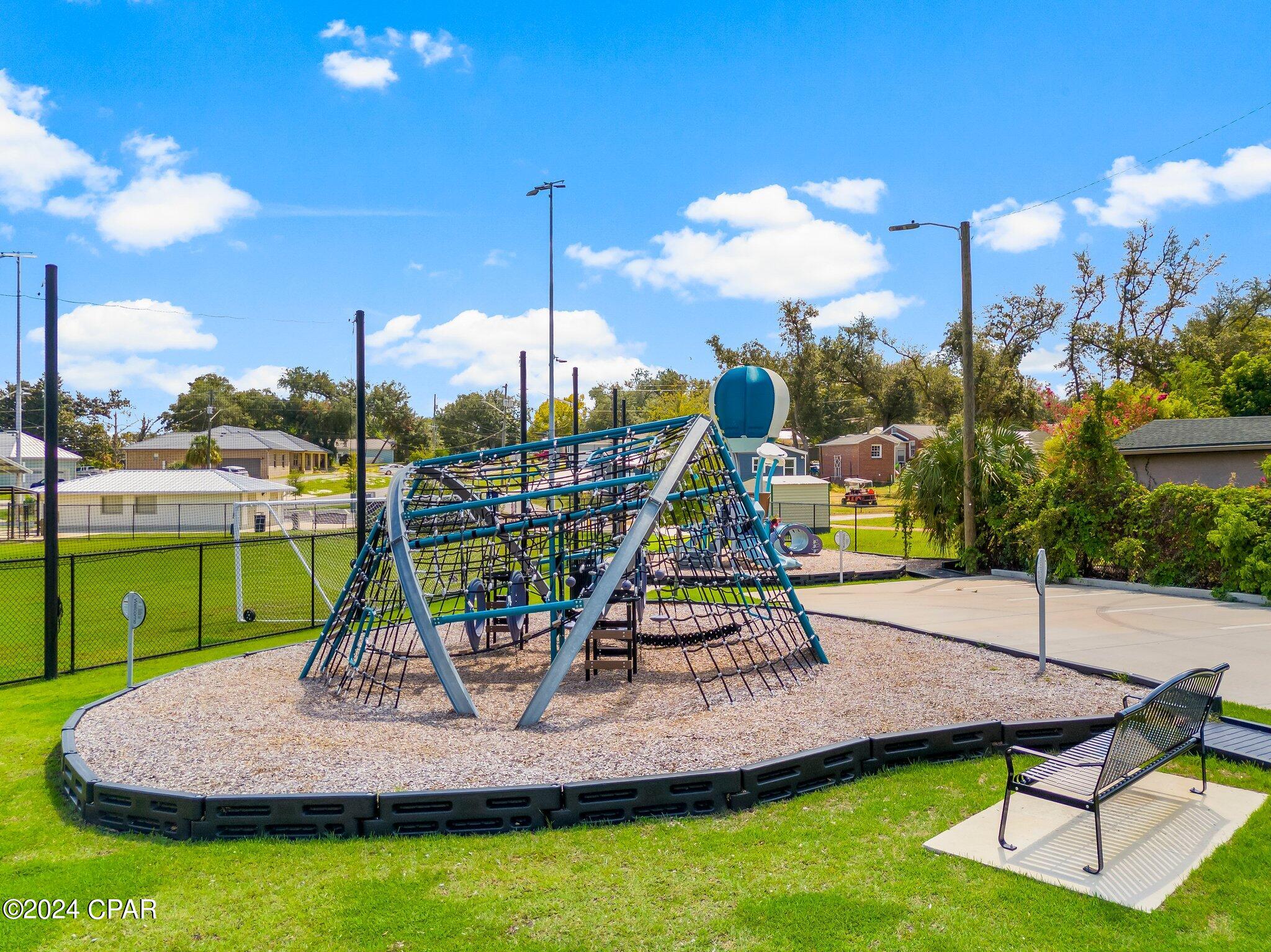 306 N Cove Boulevard