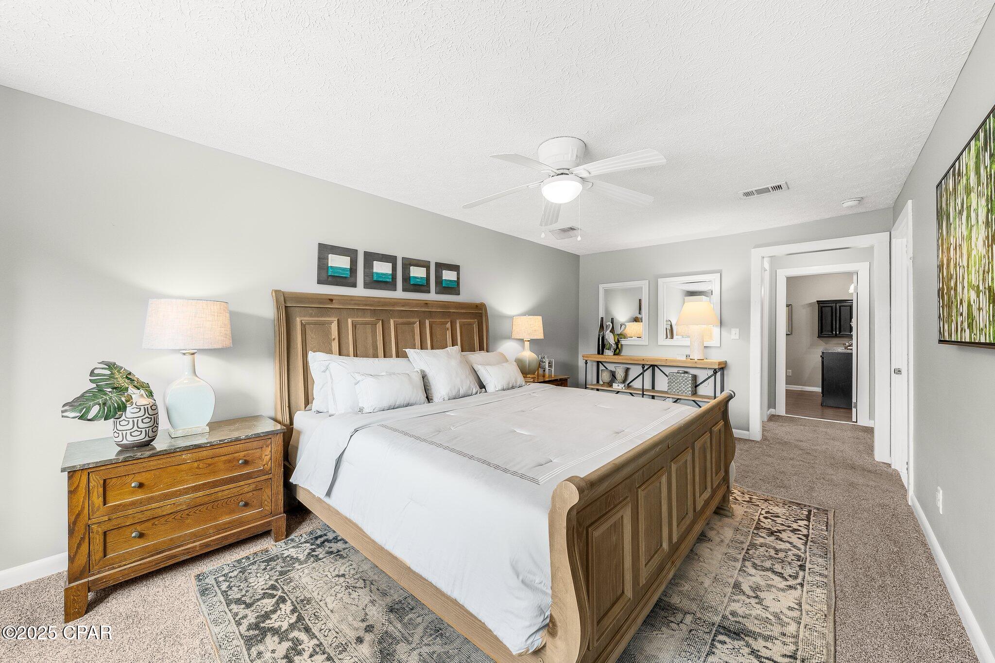 306 N Cove Boulevard