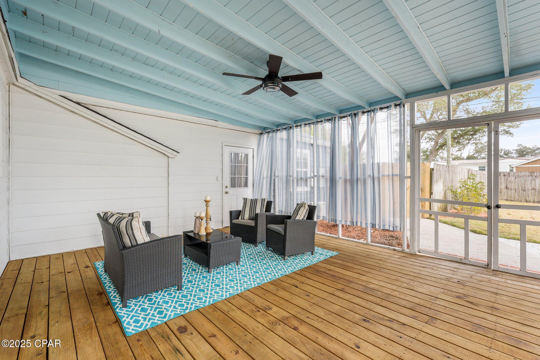 306 N Cove Boulevard