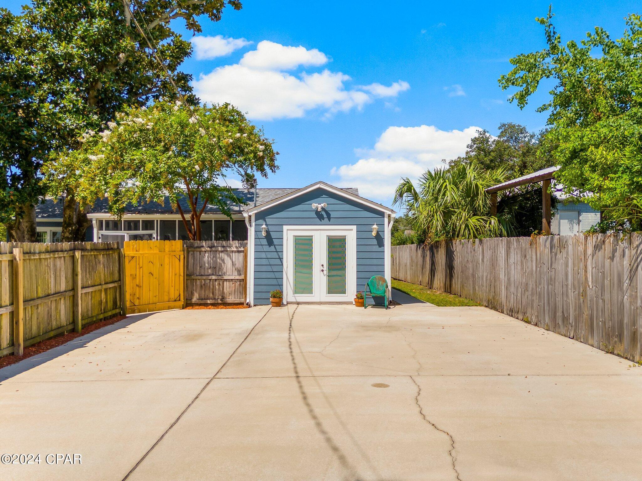 306 N Cove Boulevard