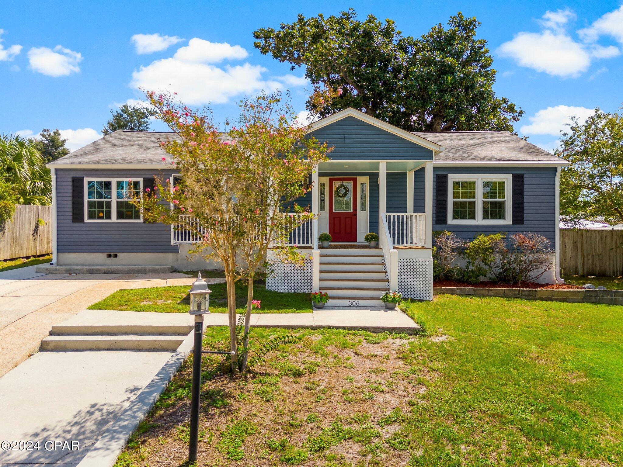 306 N Cove Boulevard