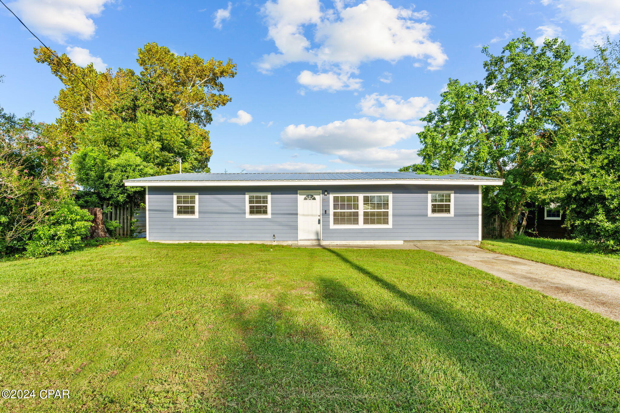 900 Huntington Drive