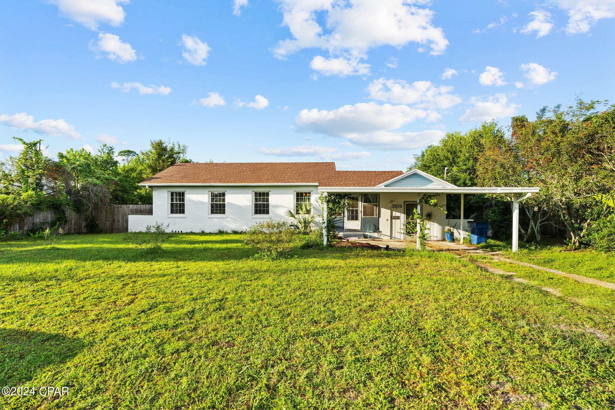 1103 E 2nd Court