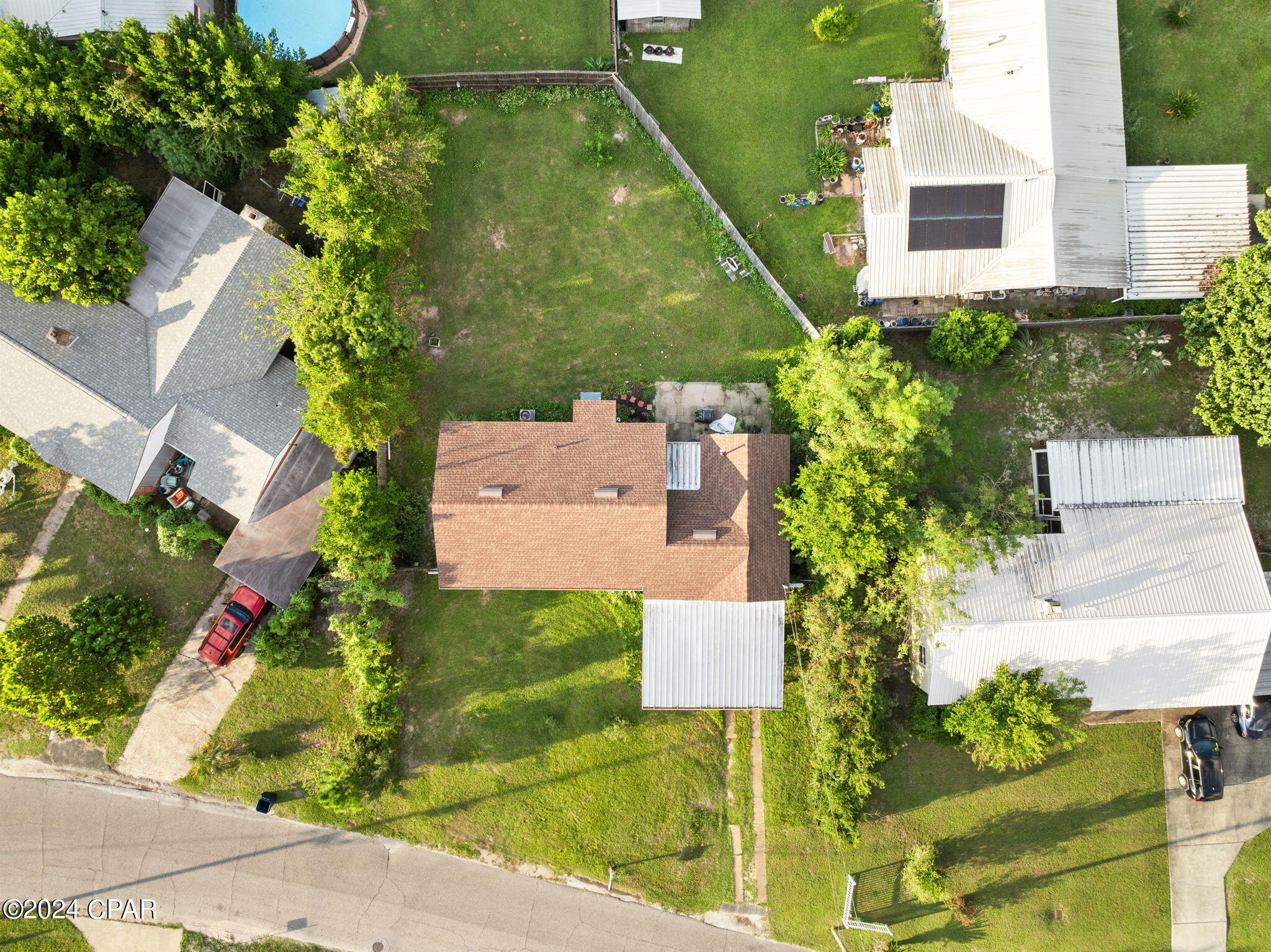 1103 E 2nd Court