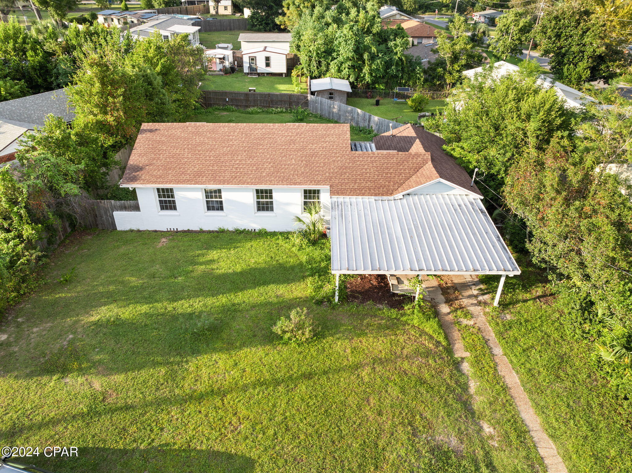 1103 E 2nd Court