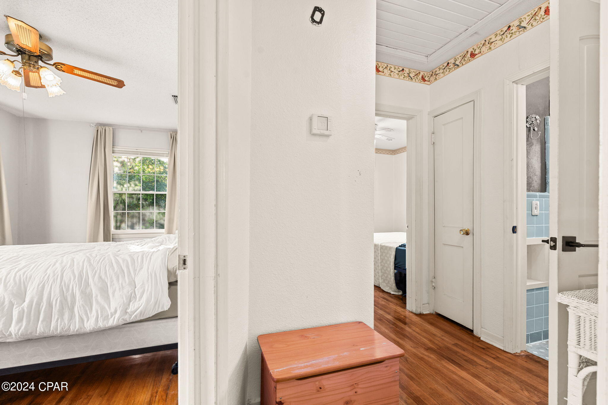 1103 E 2nd Court