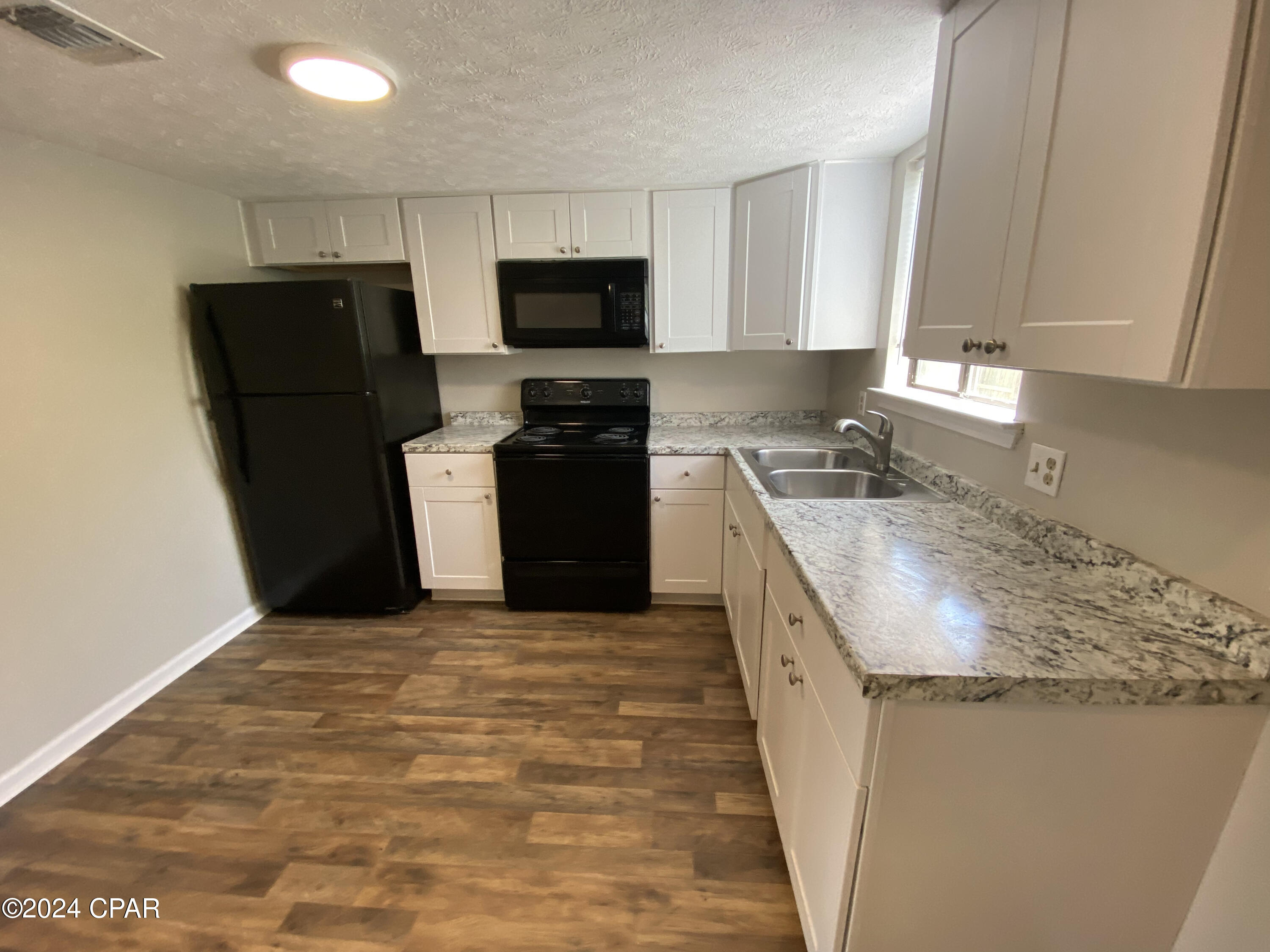 3118 E Baldwin Road 18,20,22