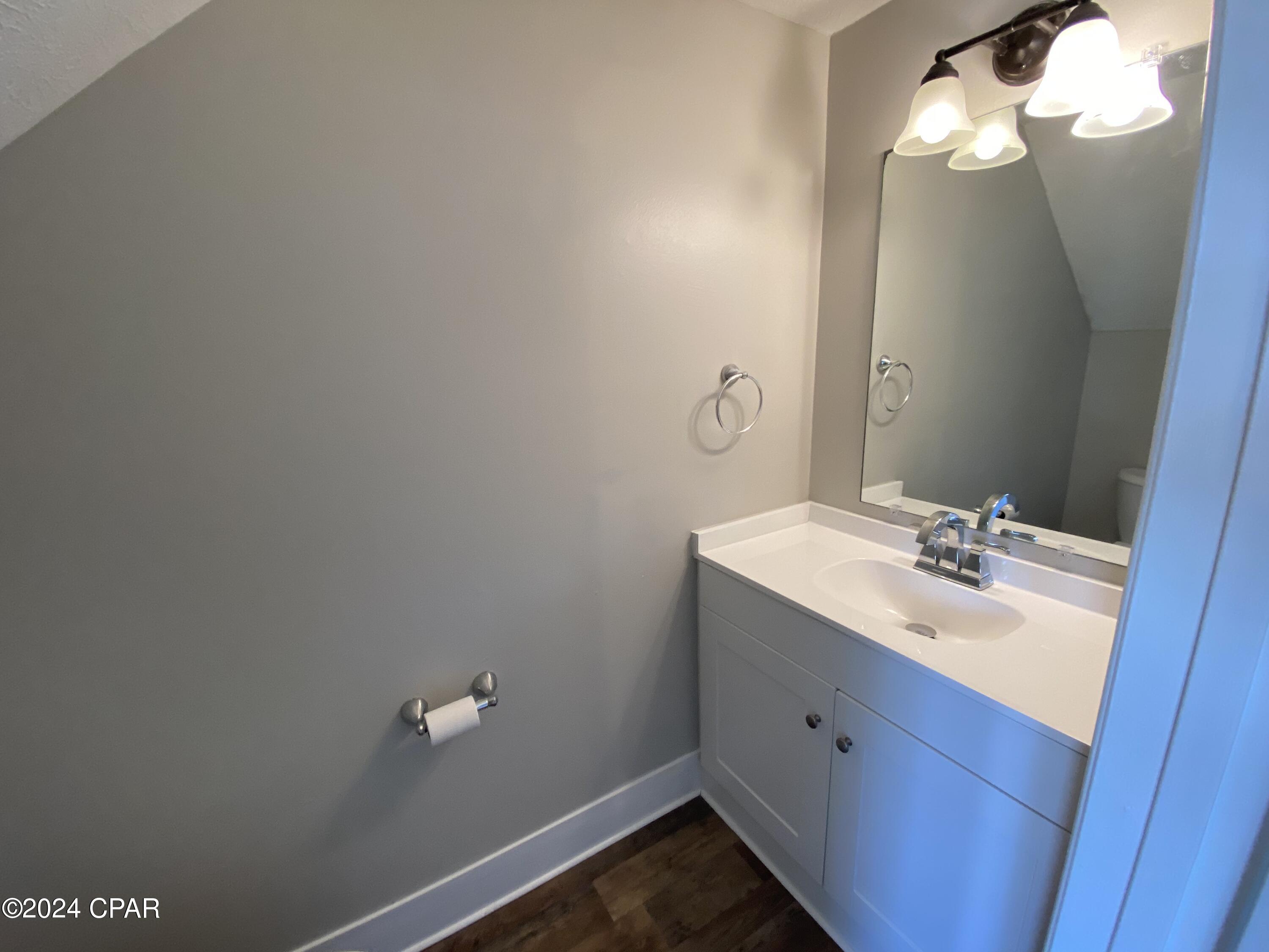 3118 E Baldwin Road 18,20,22