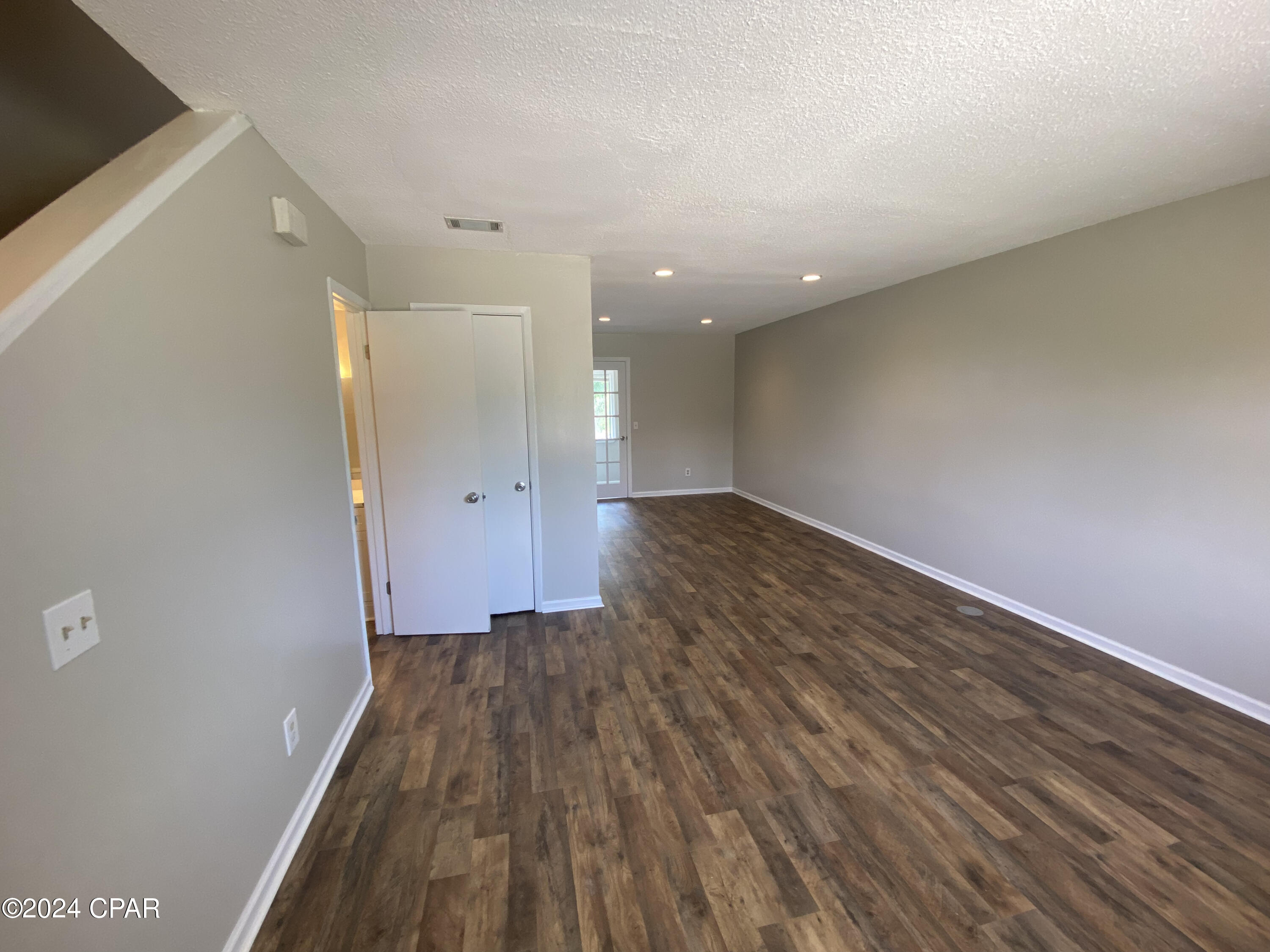 3118 E Baldwin Road 18,20,22