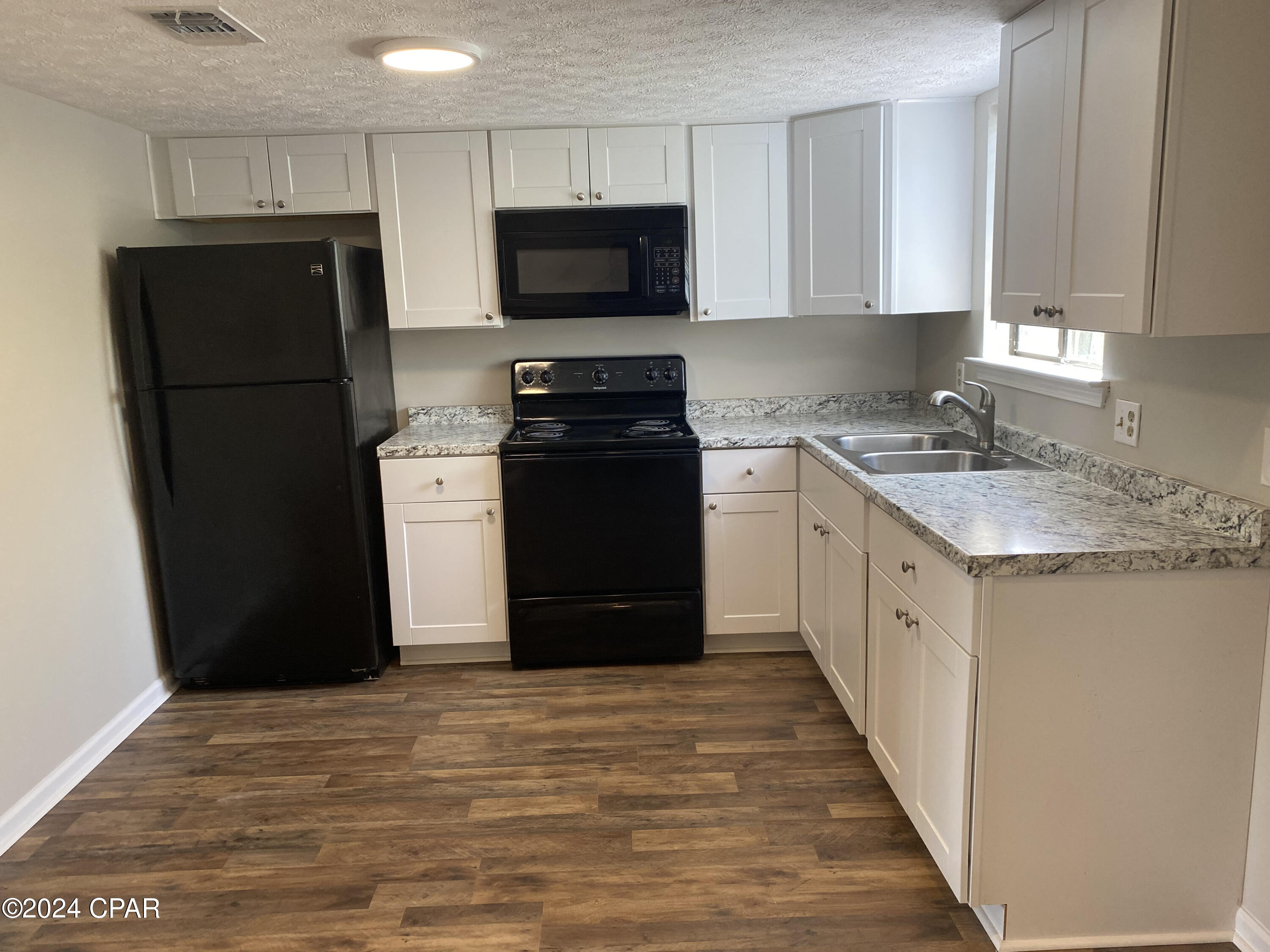 3118 E Baldwin Road 18,20,22