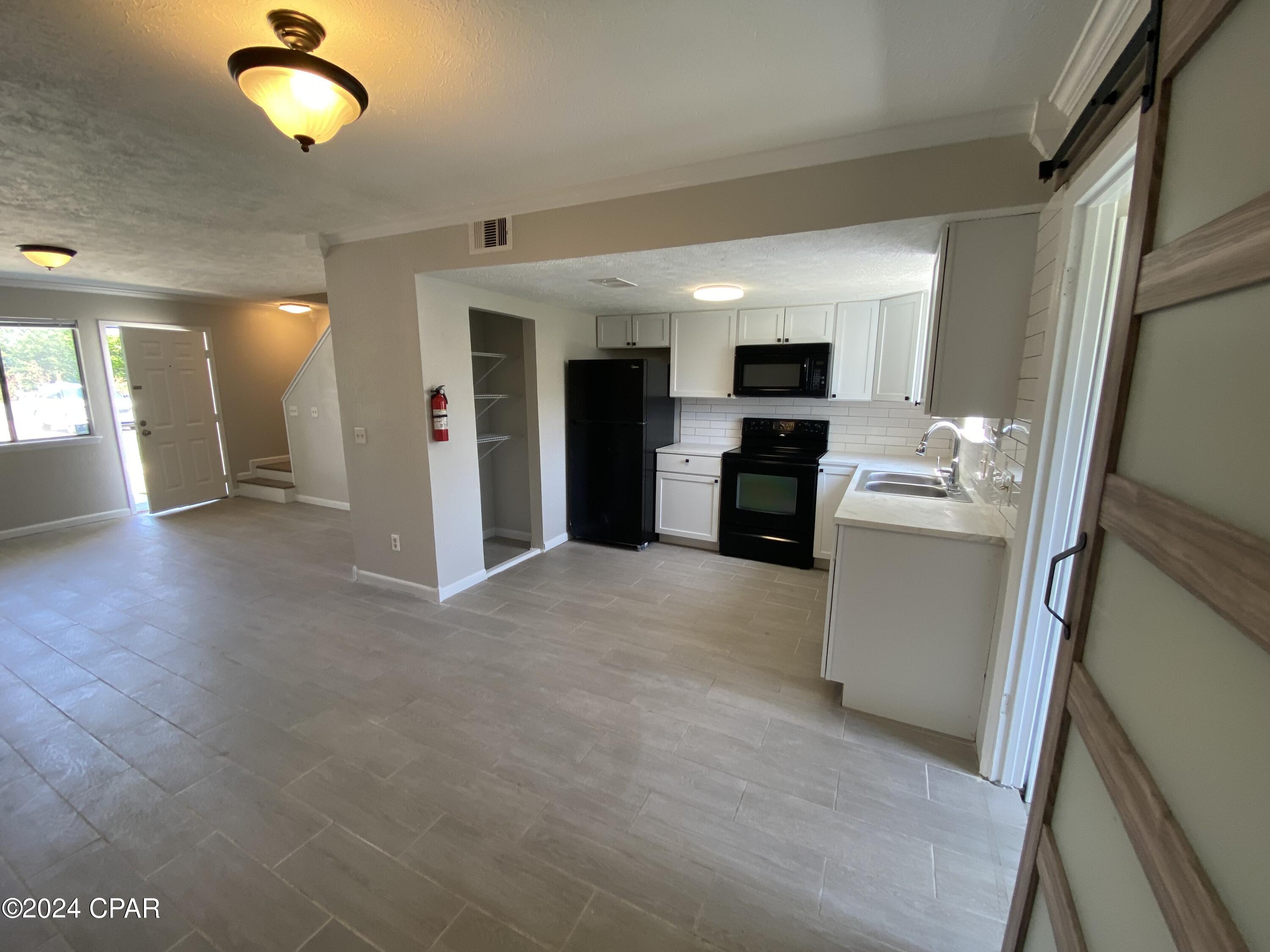 3118 E Baldwin Road 18,20,22