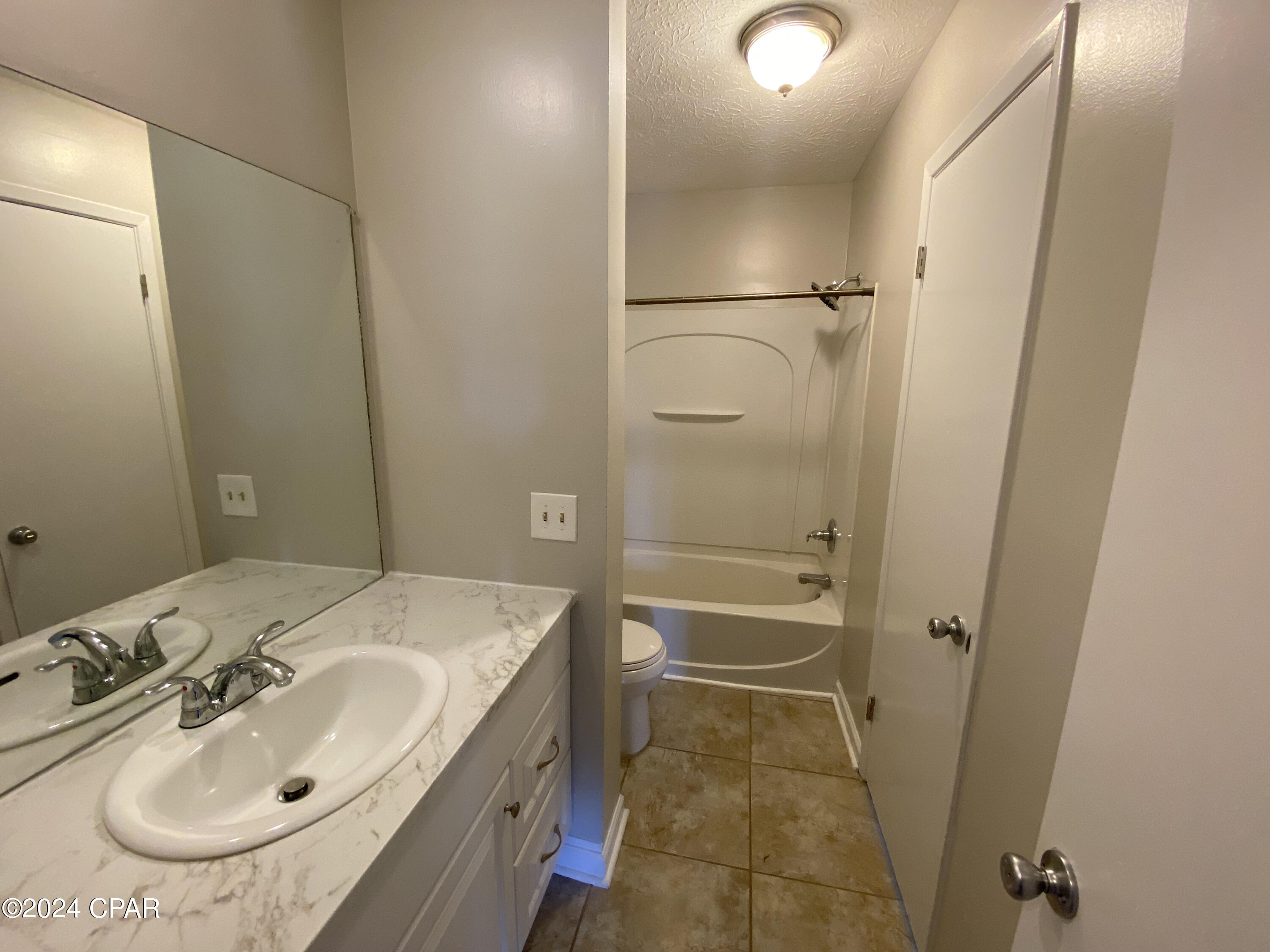 3118 E Baldwin Road 18,20,22