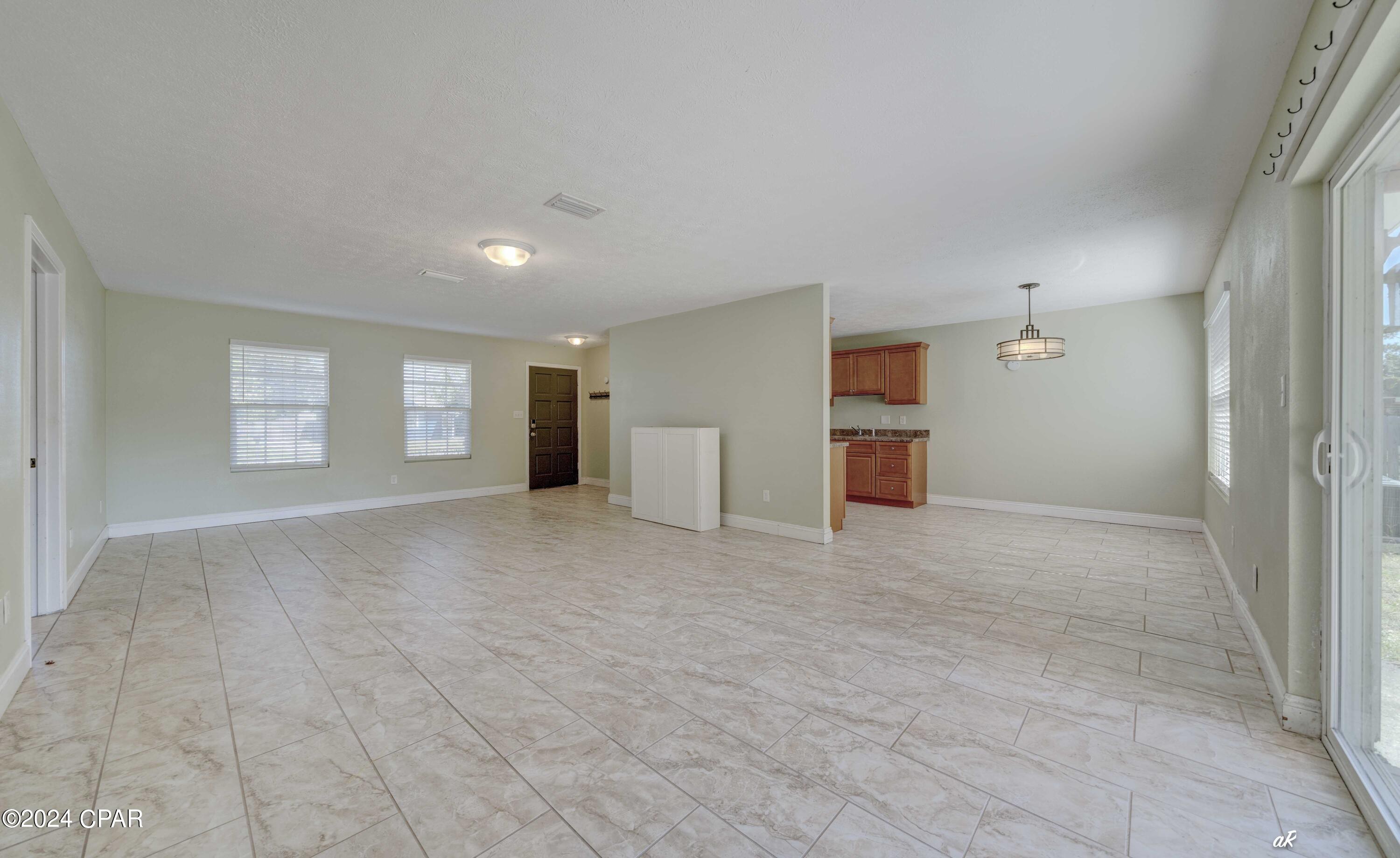 1819 Airport Circle