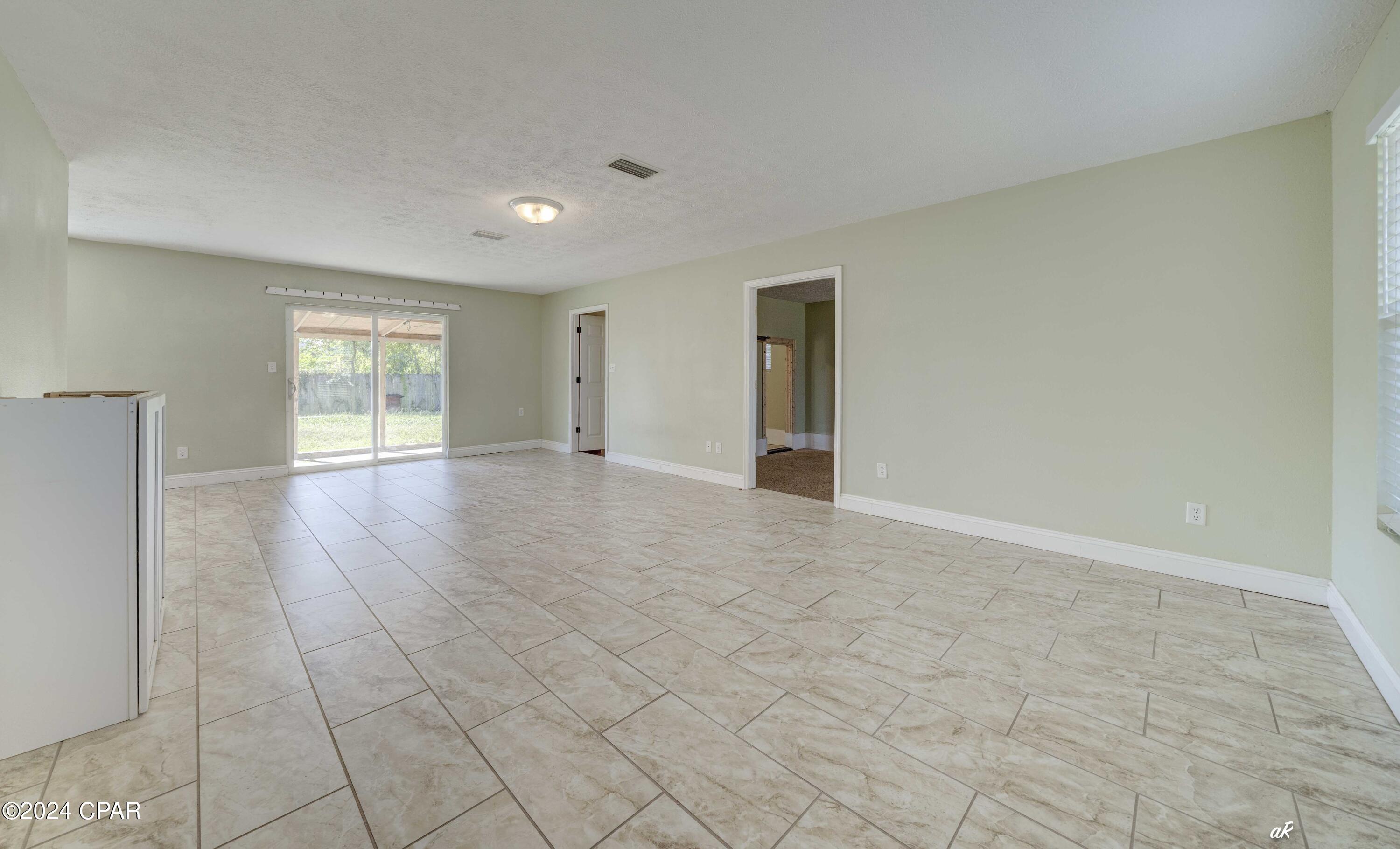 1819 Airport Circle