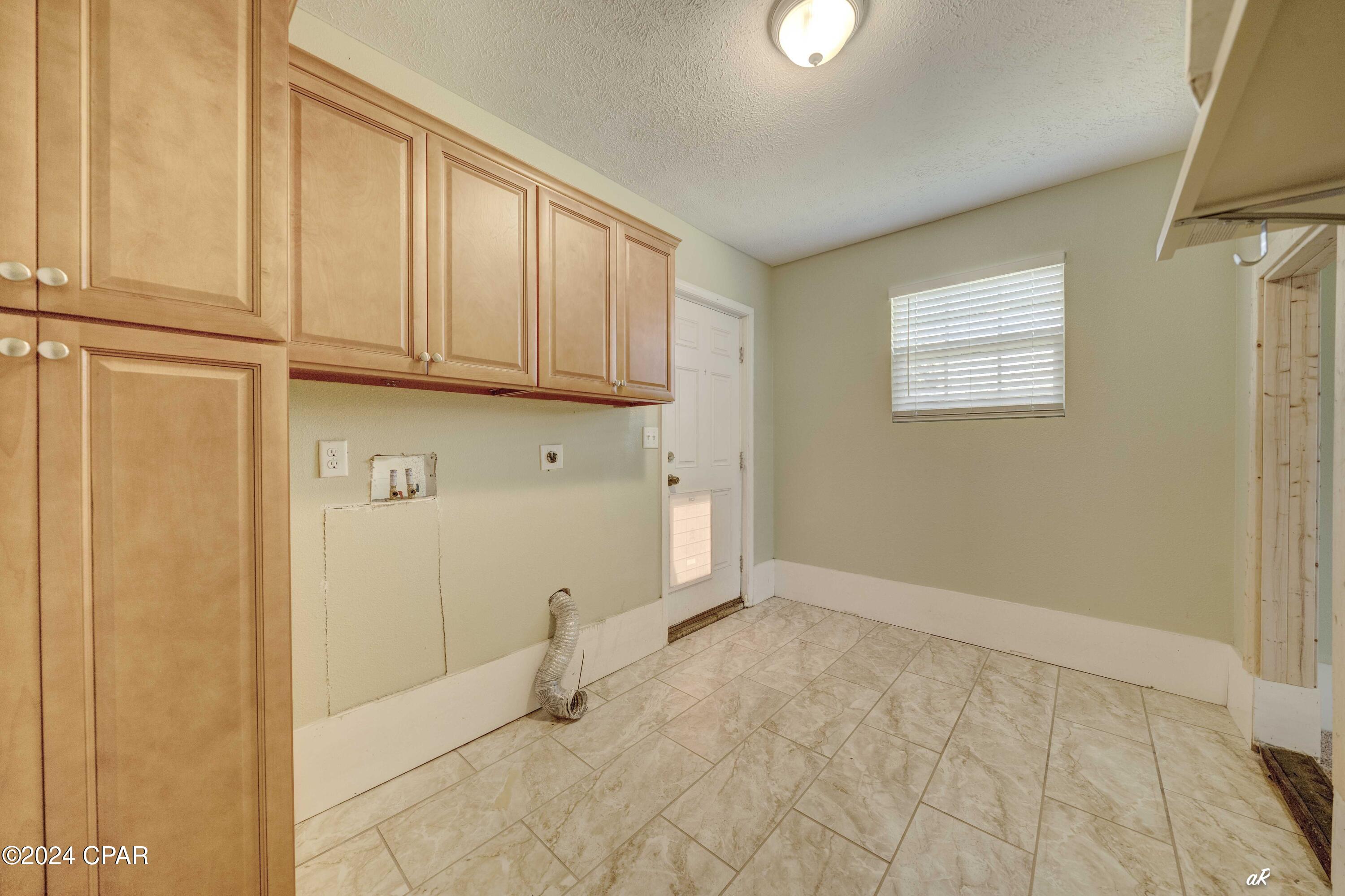 1819 Airport Circle