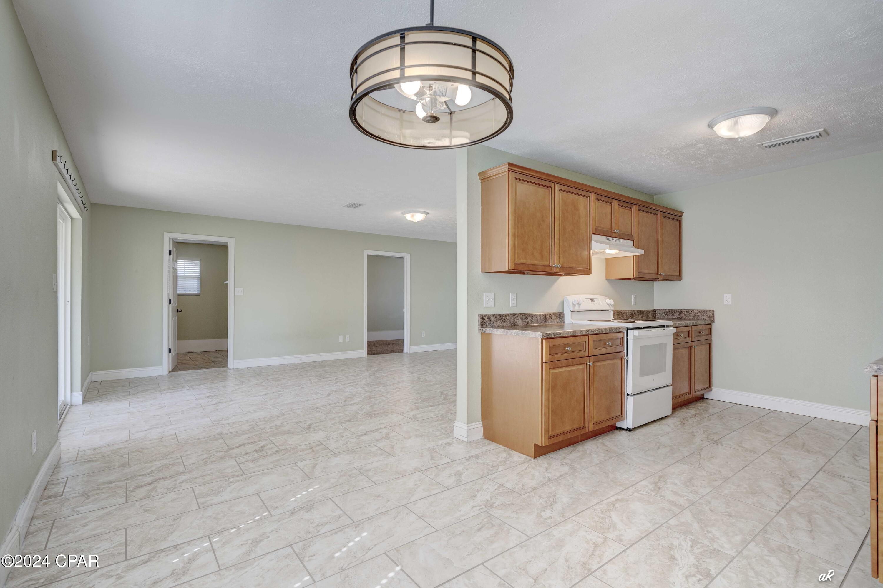 1819 Airport Circle