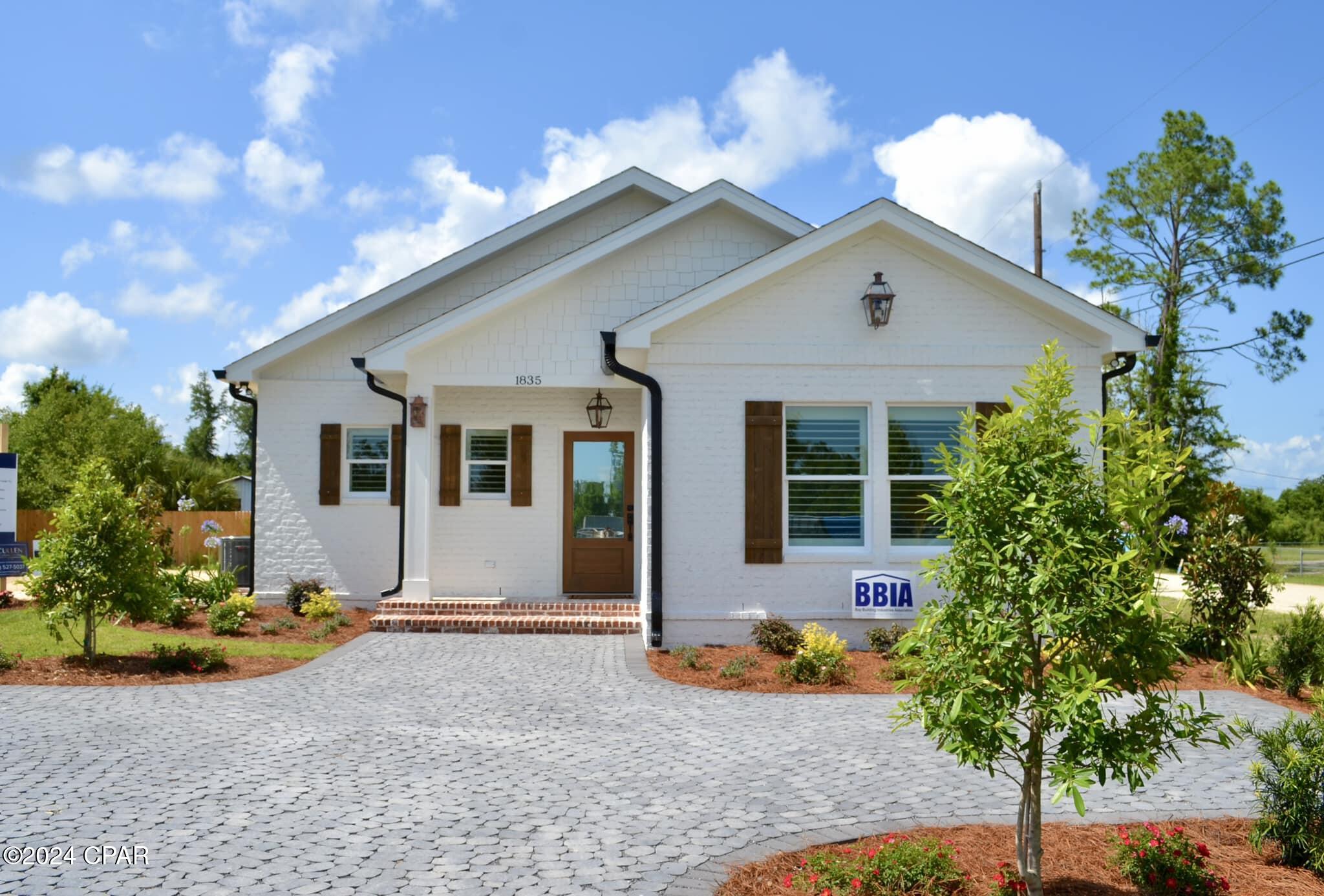 1835 Mckenzie Road