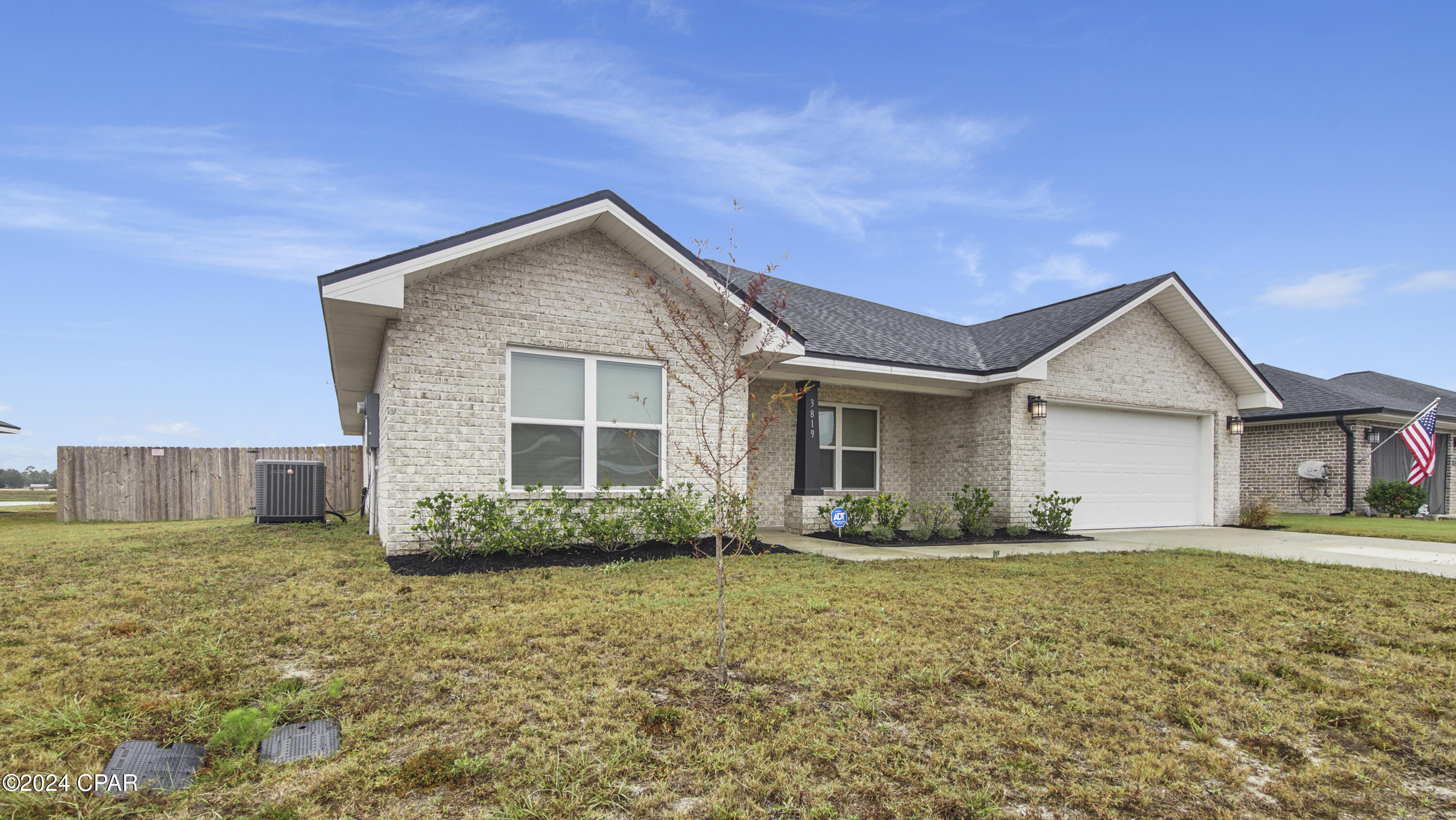 3819 Redbud Way