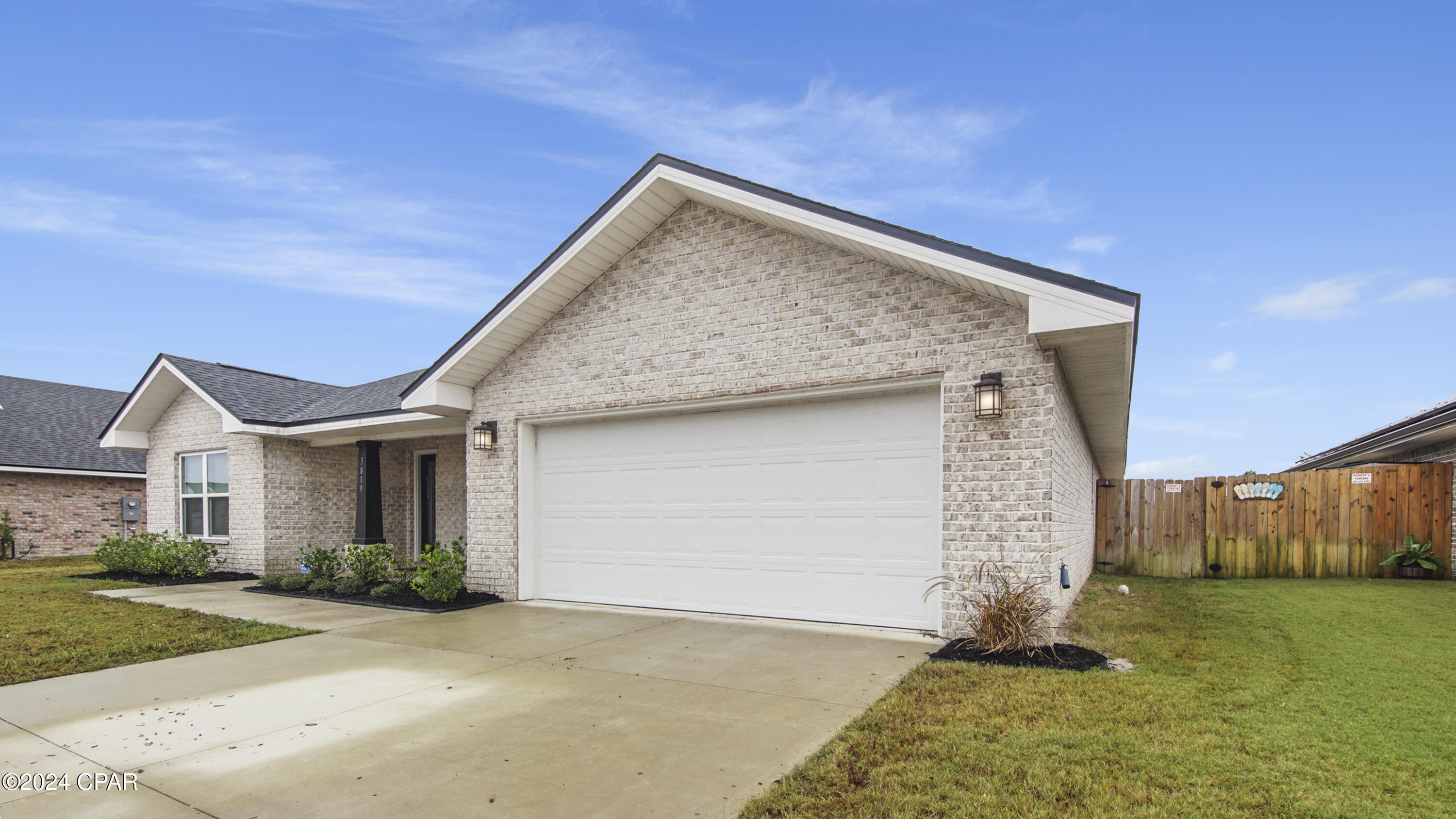 3819 Redbud Way