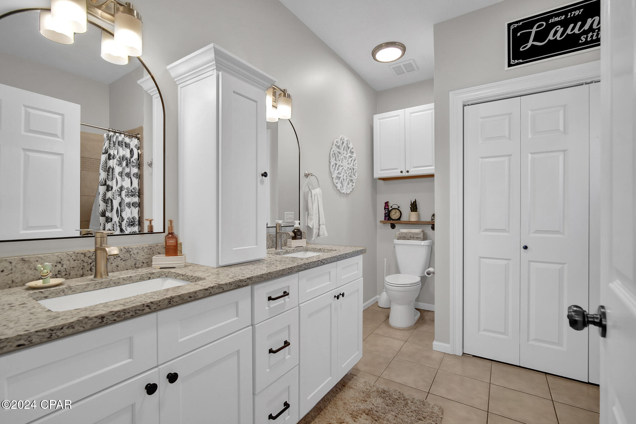 1813 Scarlett Boulevard