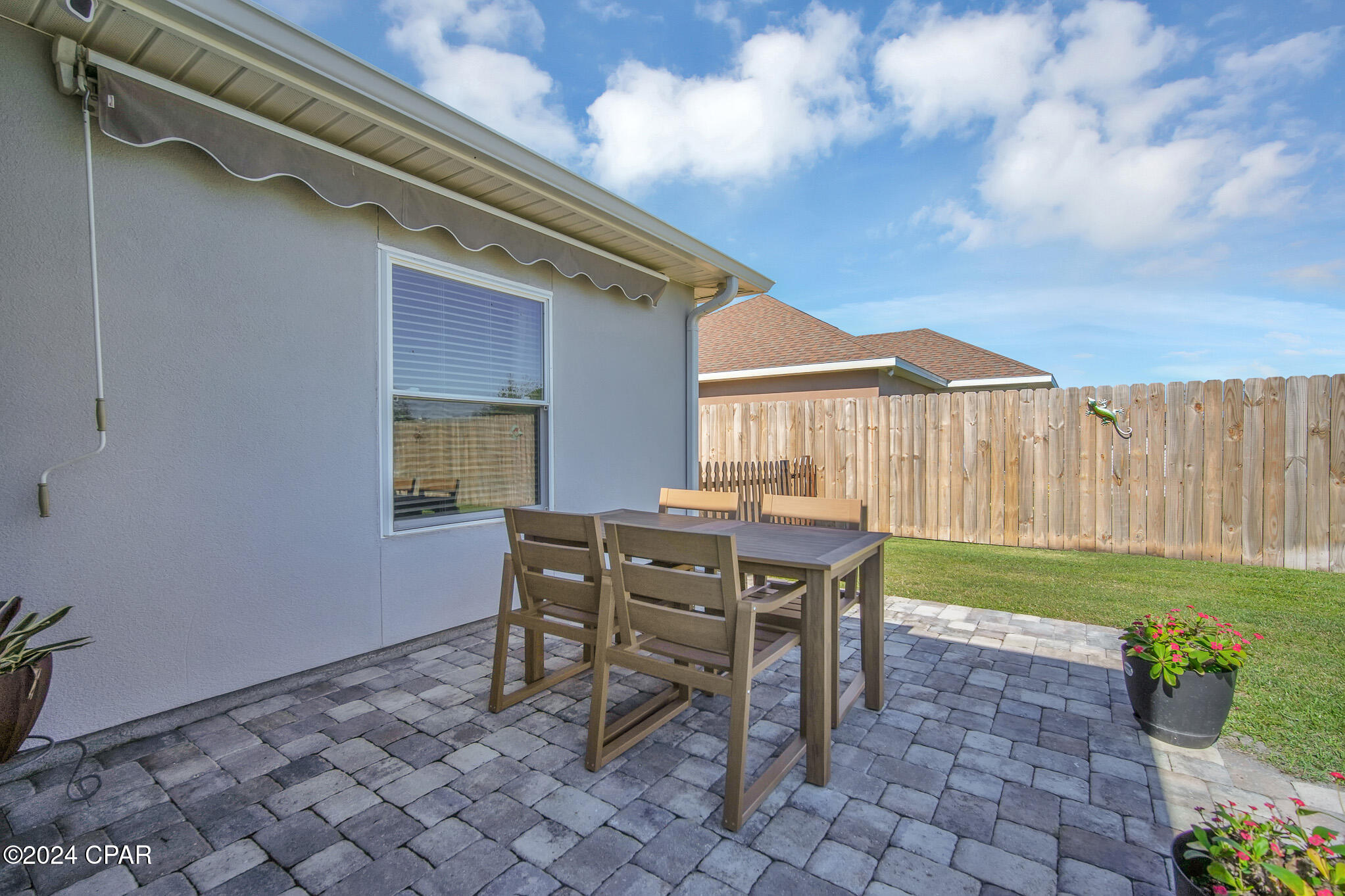 1813 Scarlett Boulevard