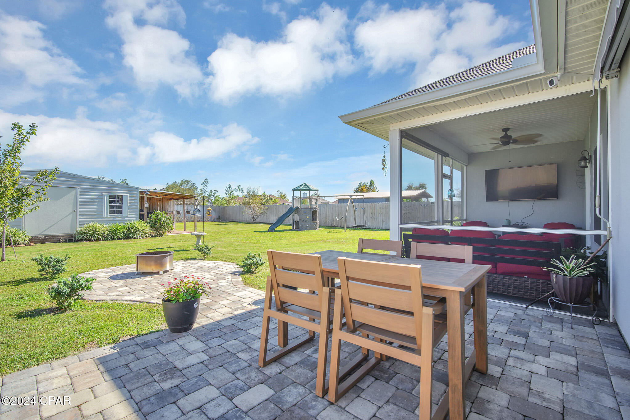 1813 Scarlett Boulevard