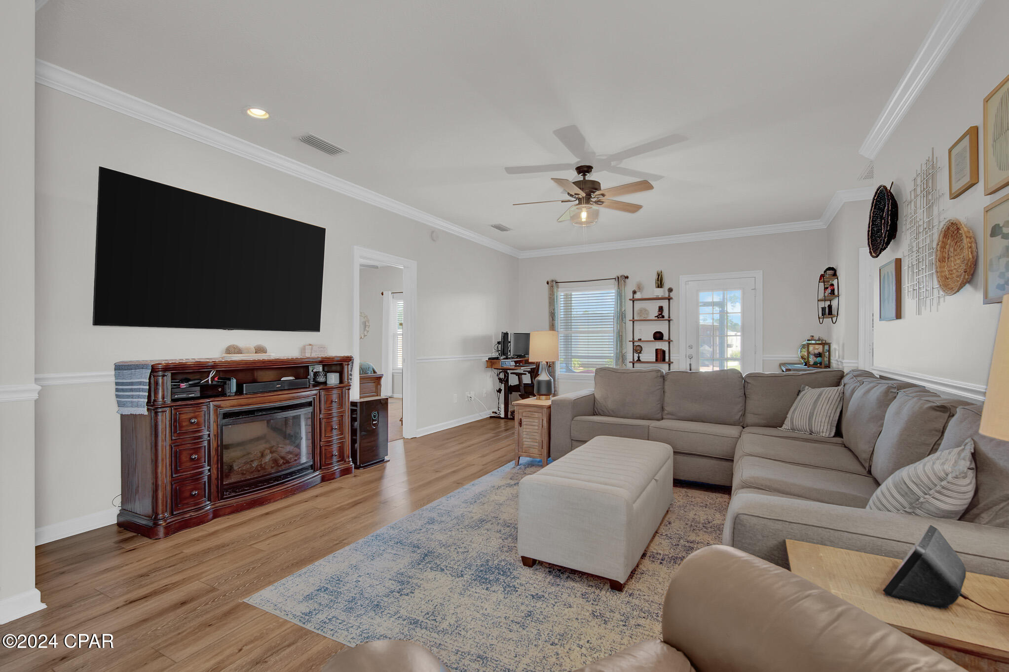 1813 Scarlett Boulevard