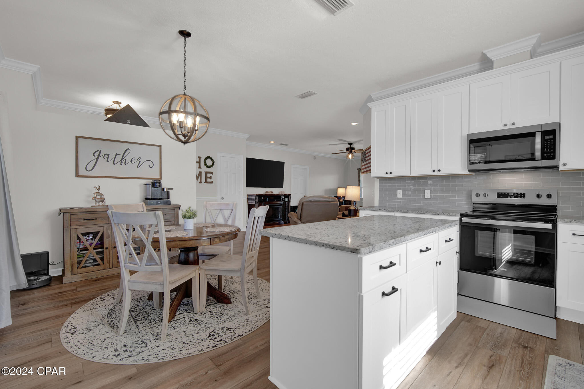 1813 Scarlett Boulevard