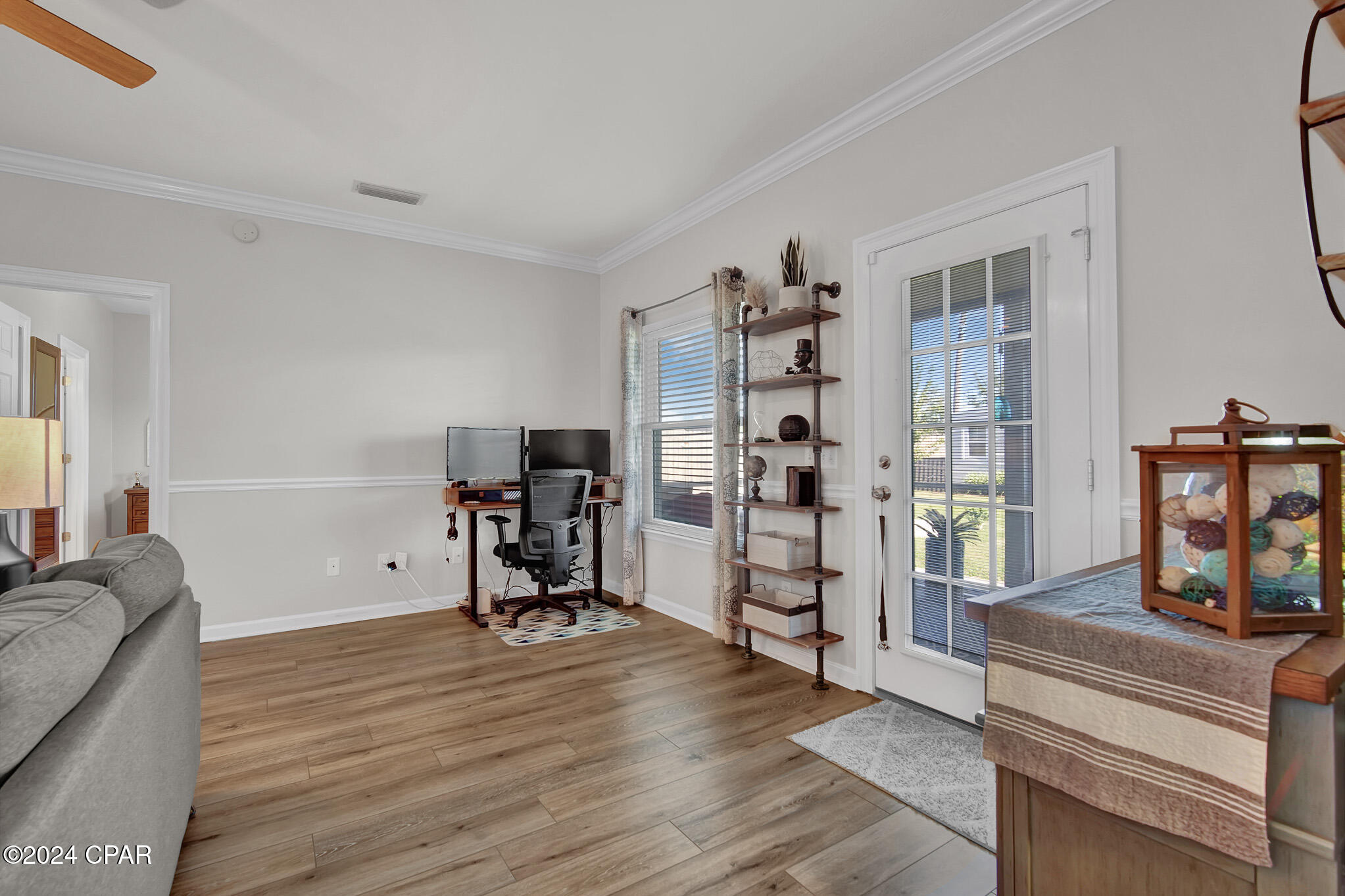 1813 Scarlett Boulevard