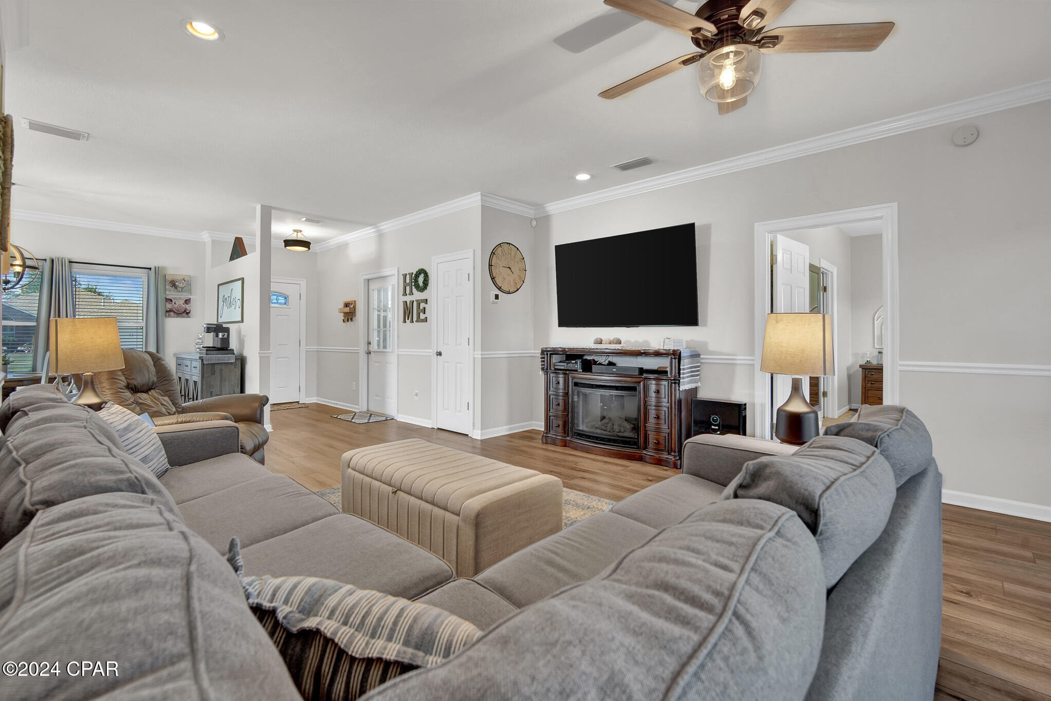 1813 Scarlett Boulevard