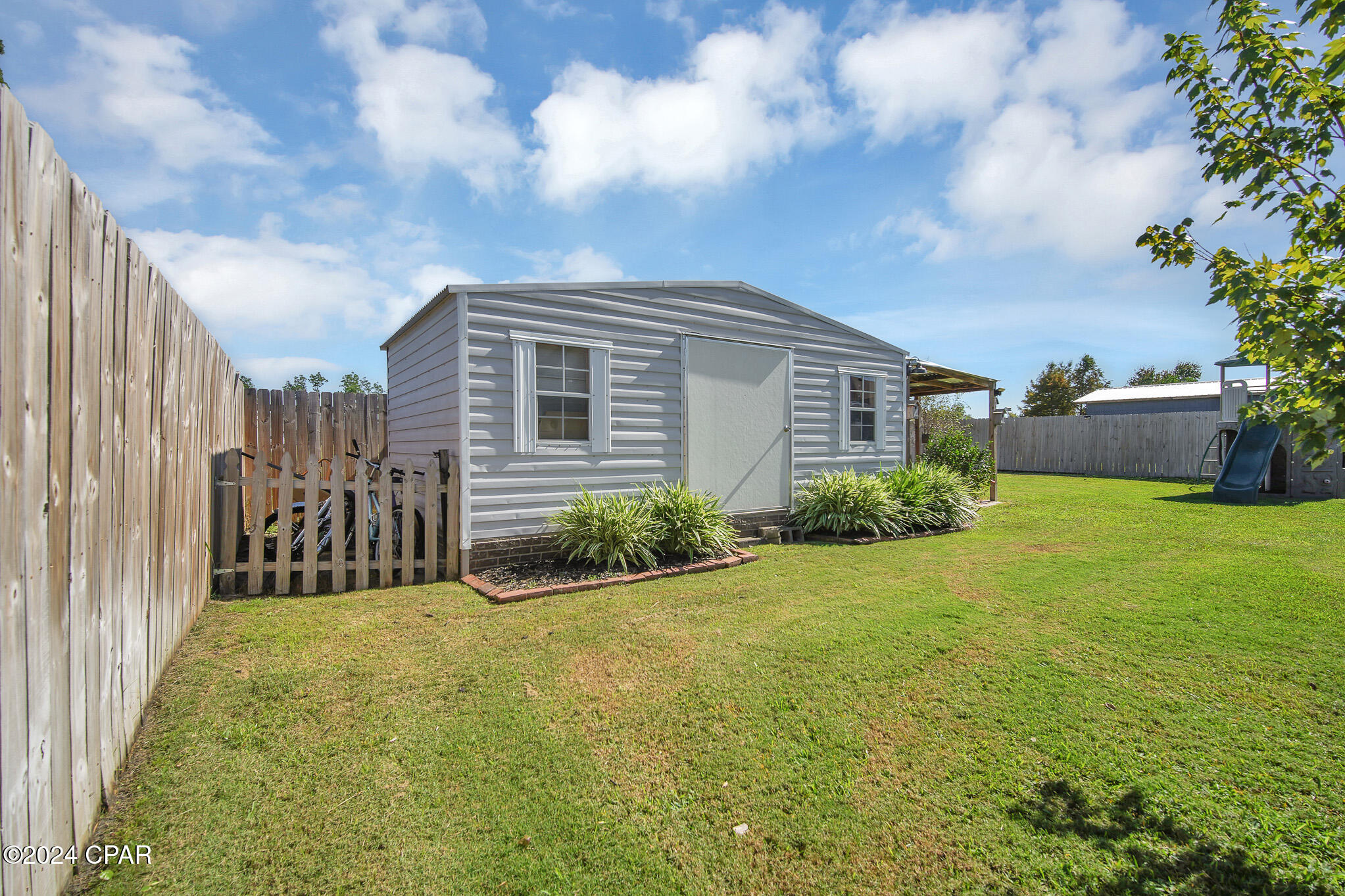 1813 Scarlett Boulevard