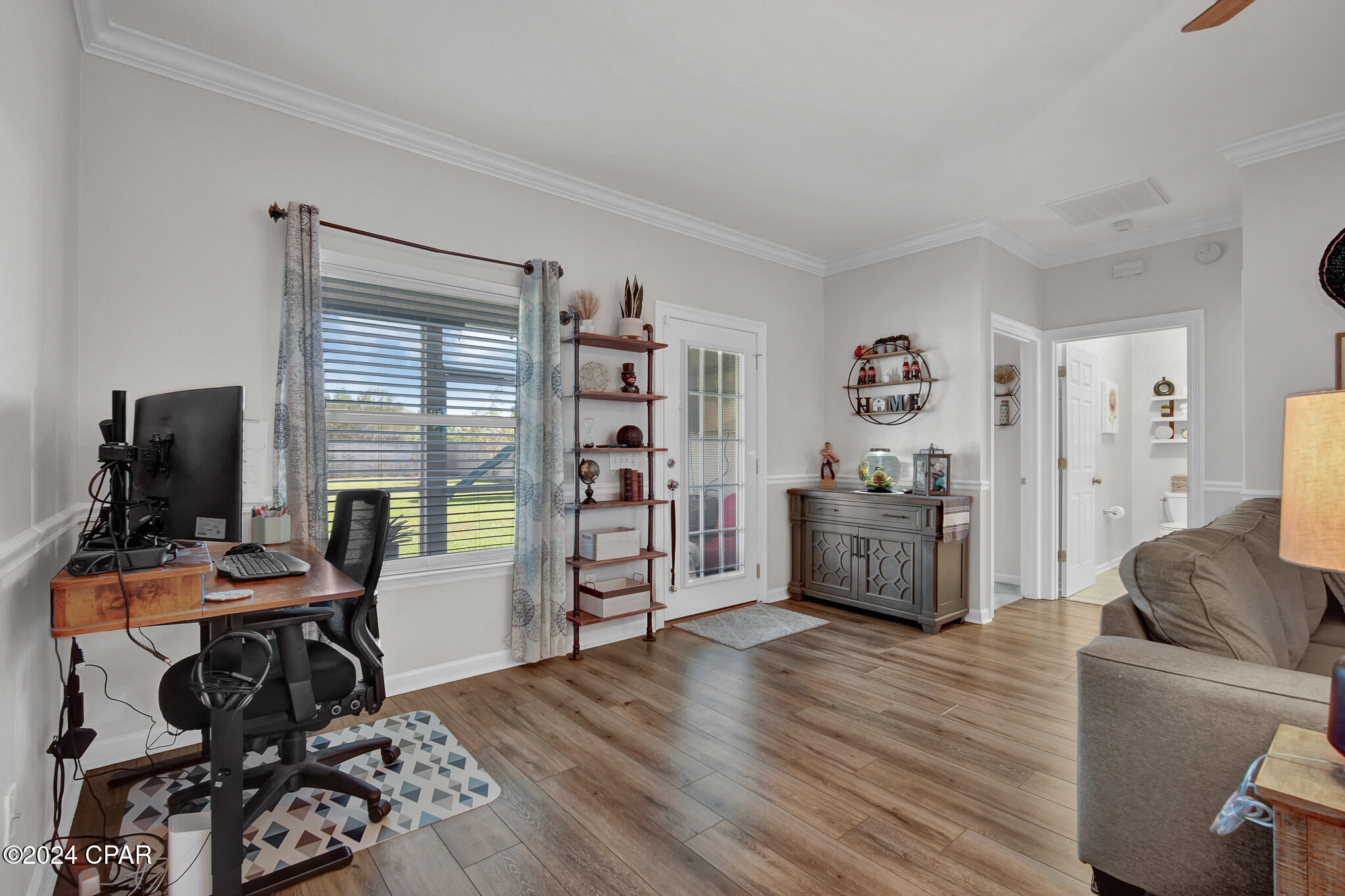 1813 Scarlett Boulevard