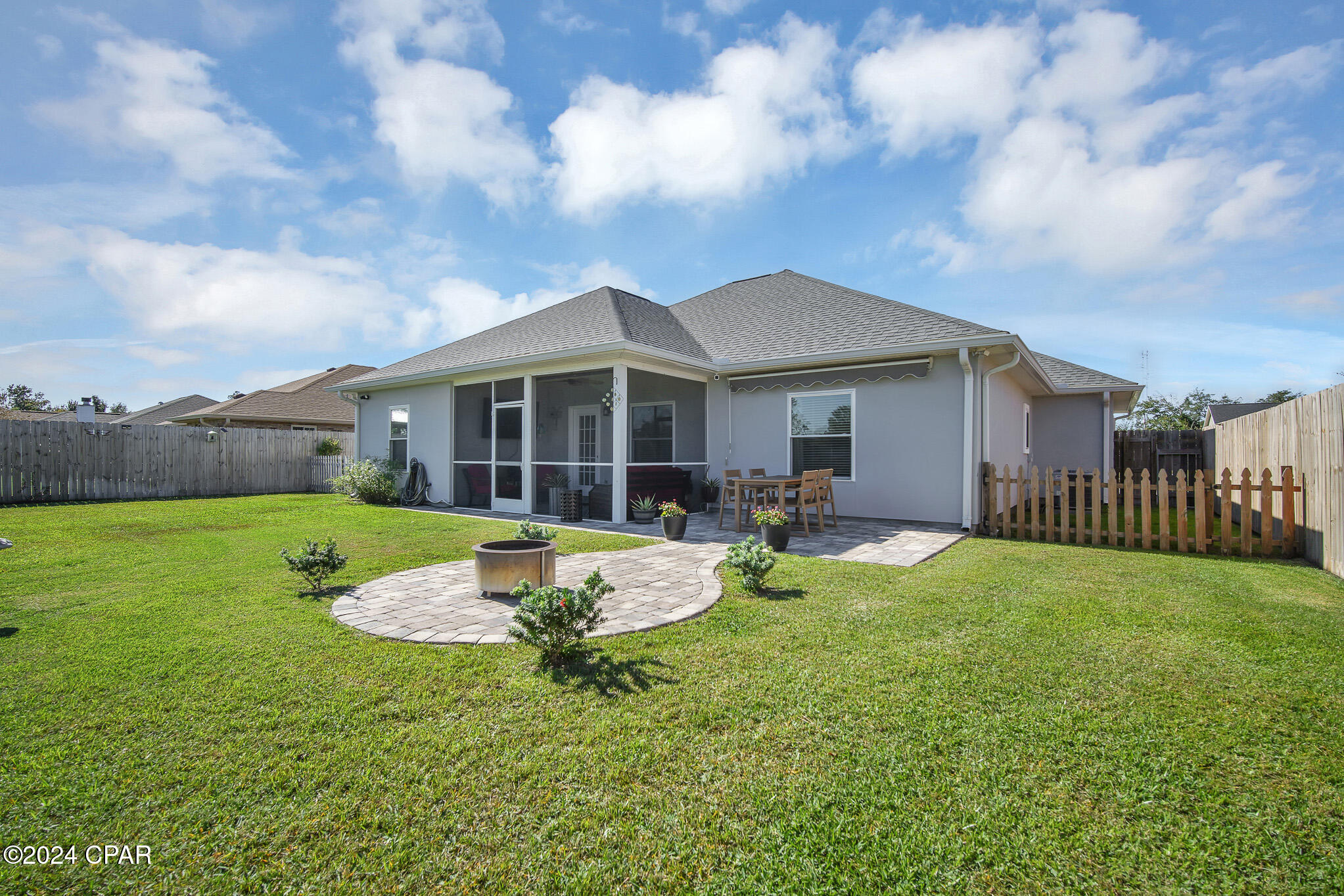 1813 Scarlett Boulevard