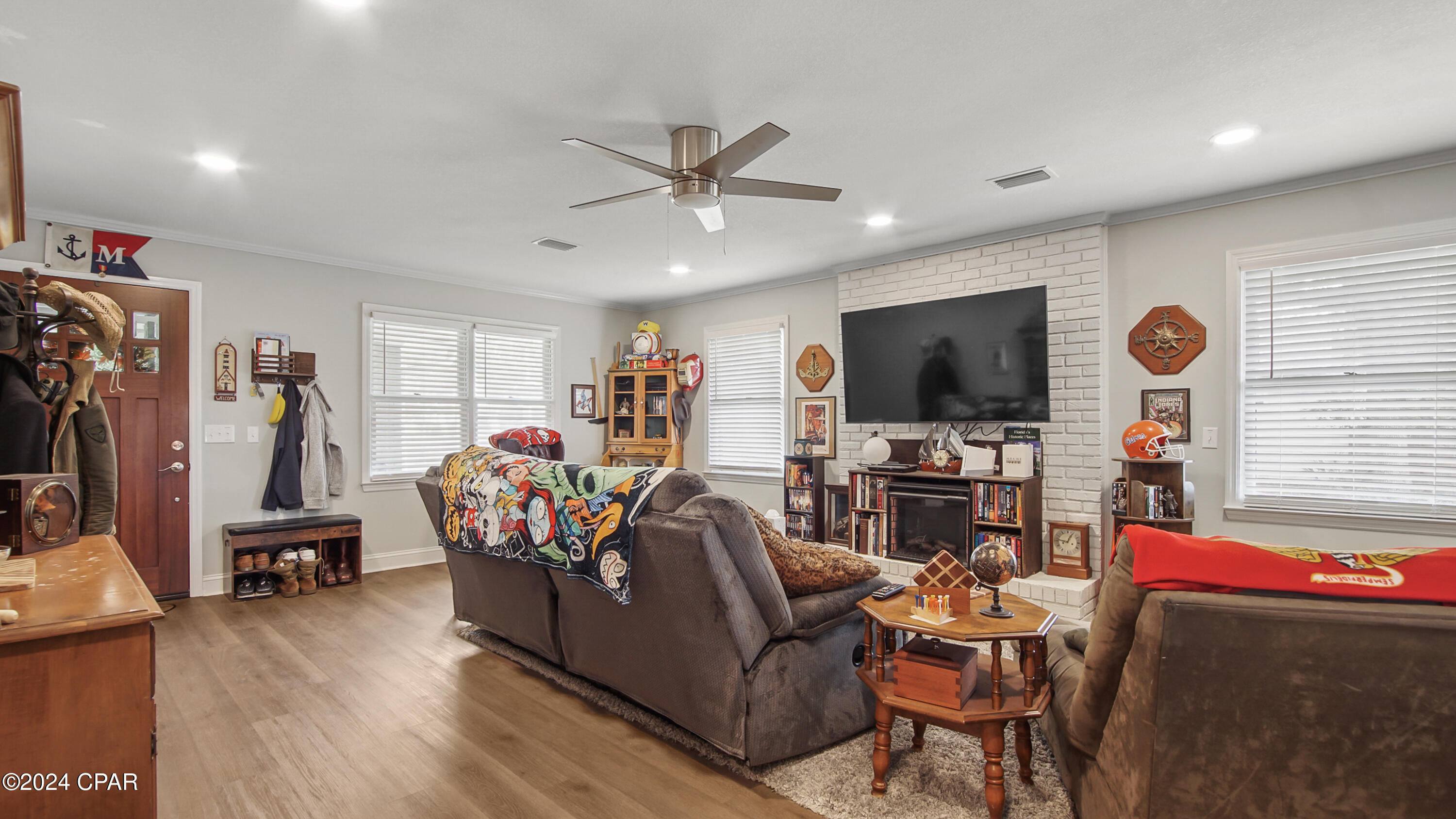 347 N Cove
