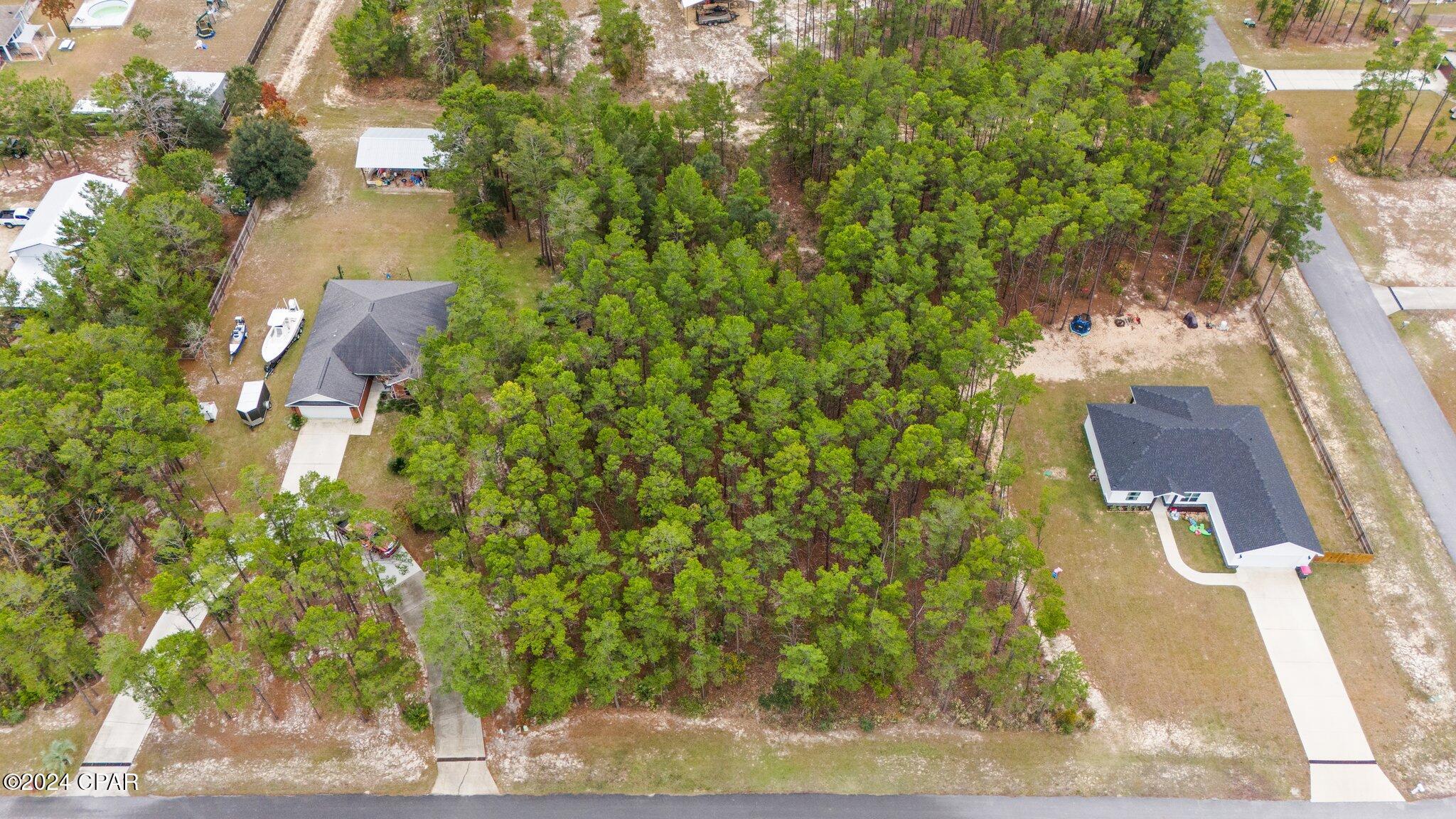 1820 White Western Lake Lane