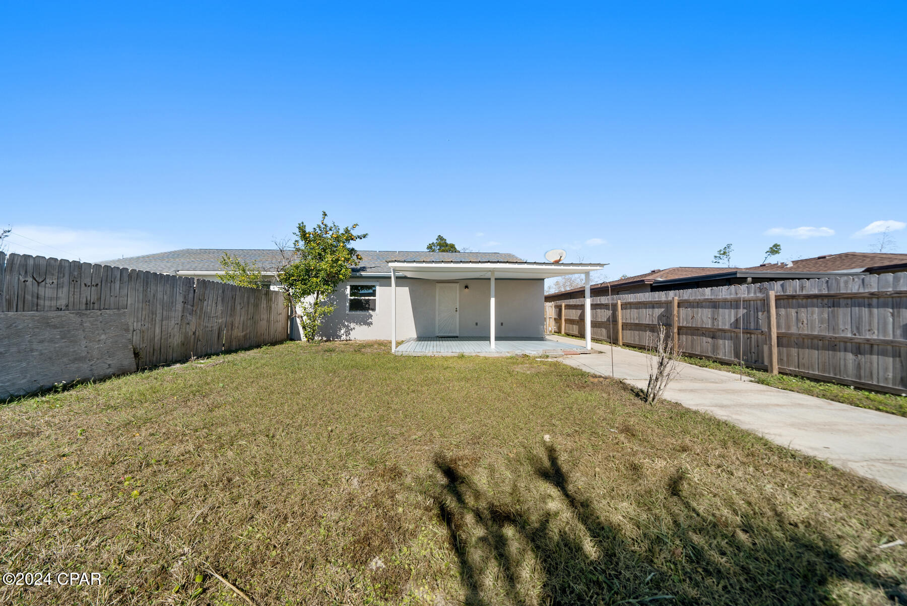 907 Bradley Circle
