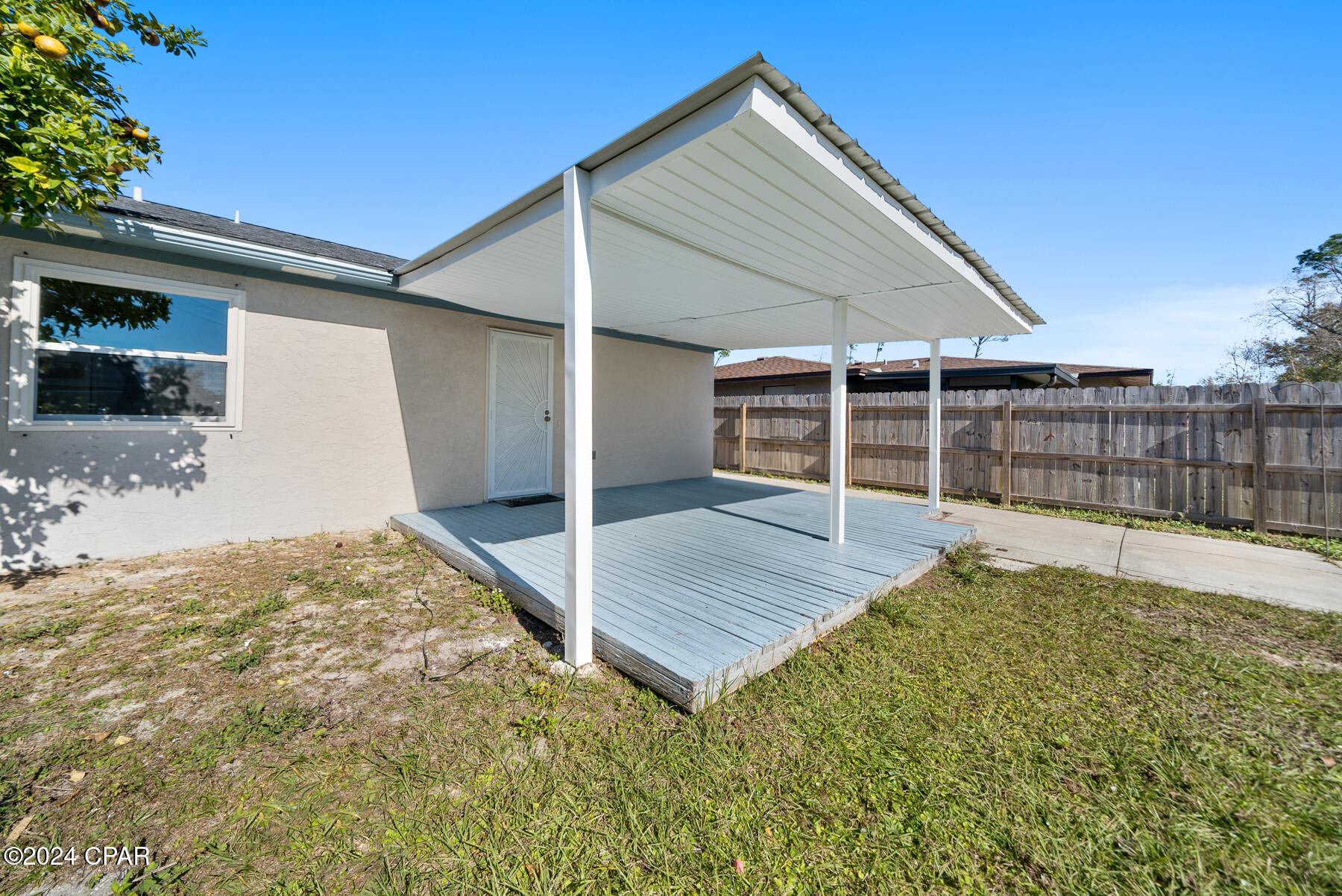 907 Bradley Circle