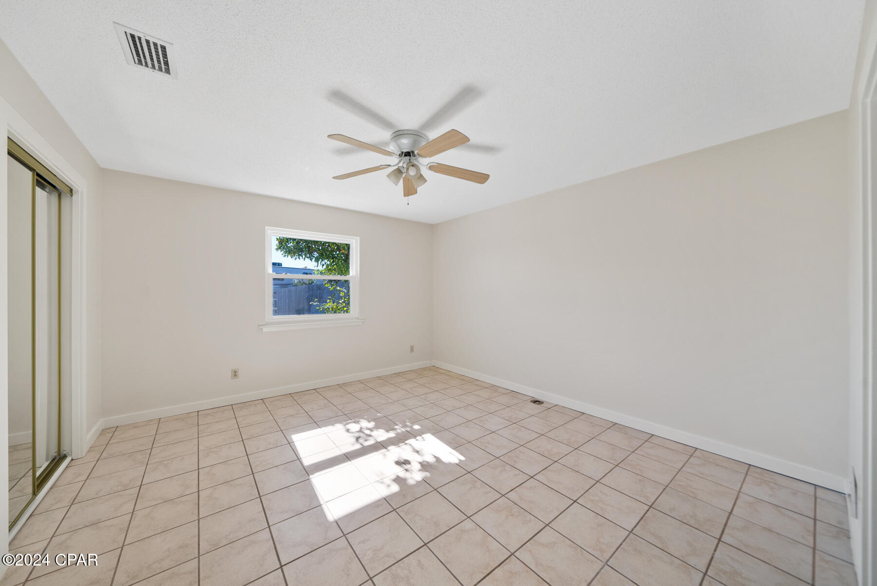 907 Bradley Circle