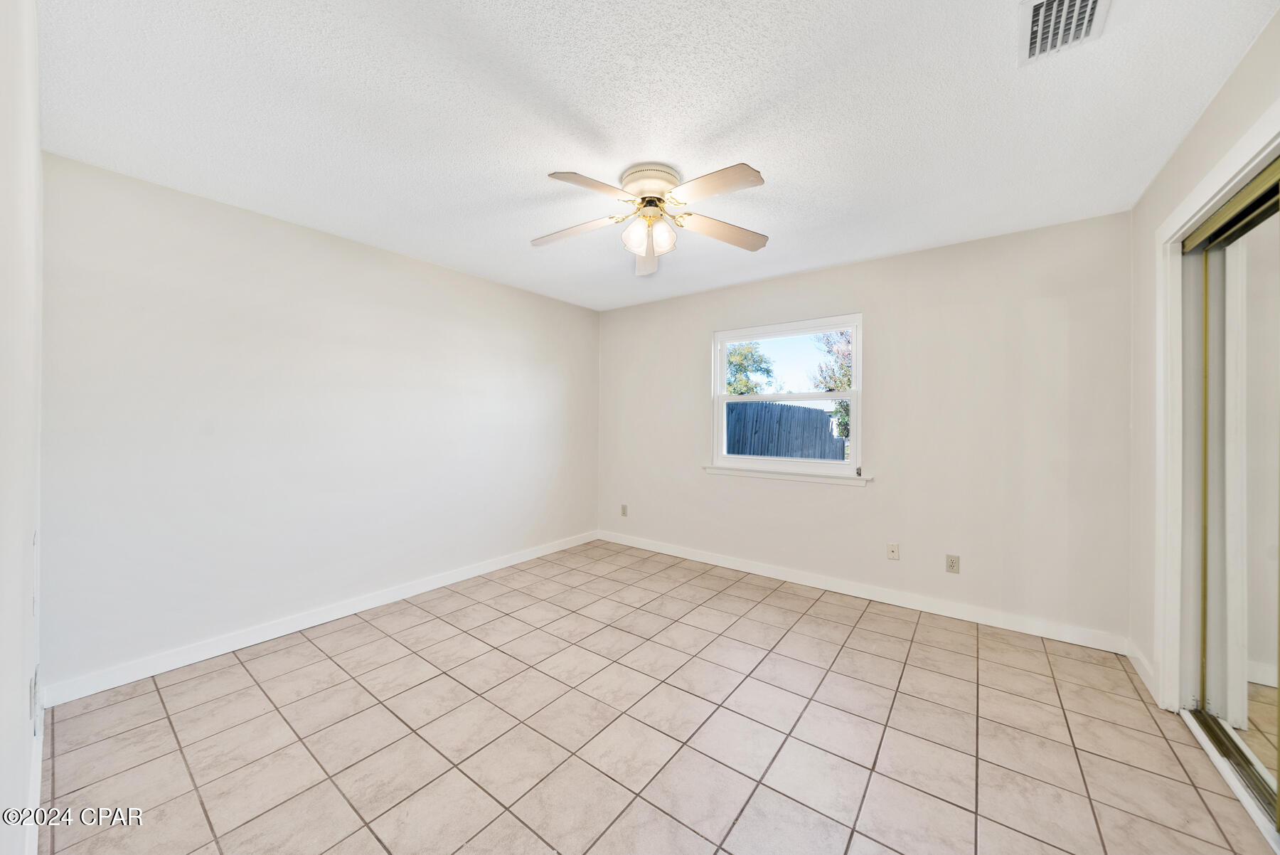 907 Bradley Circle