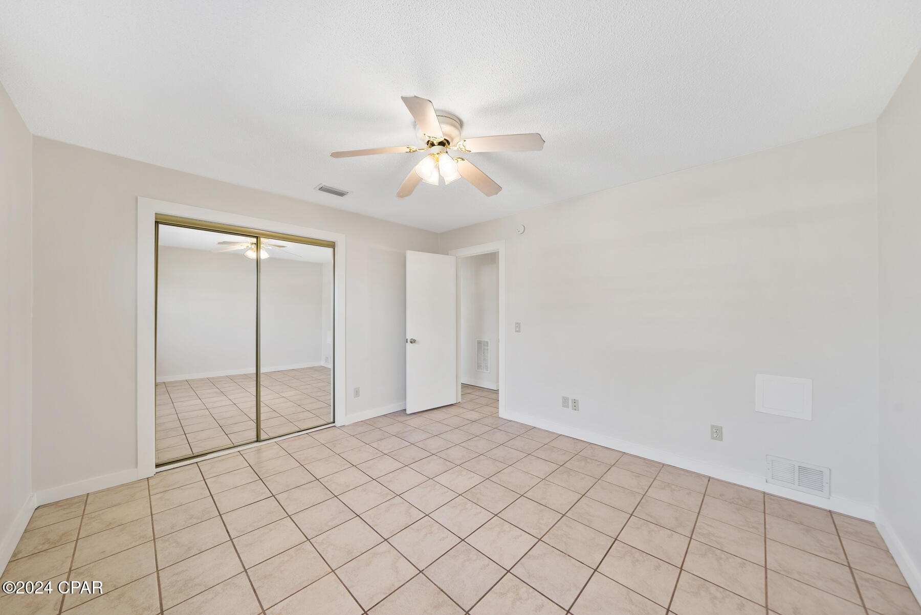 907 Bradley Circle