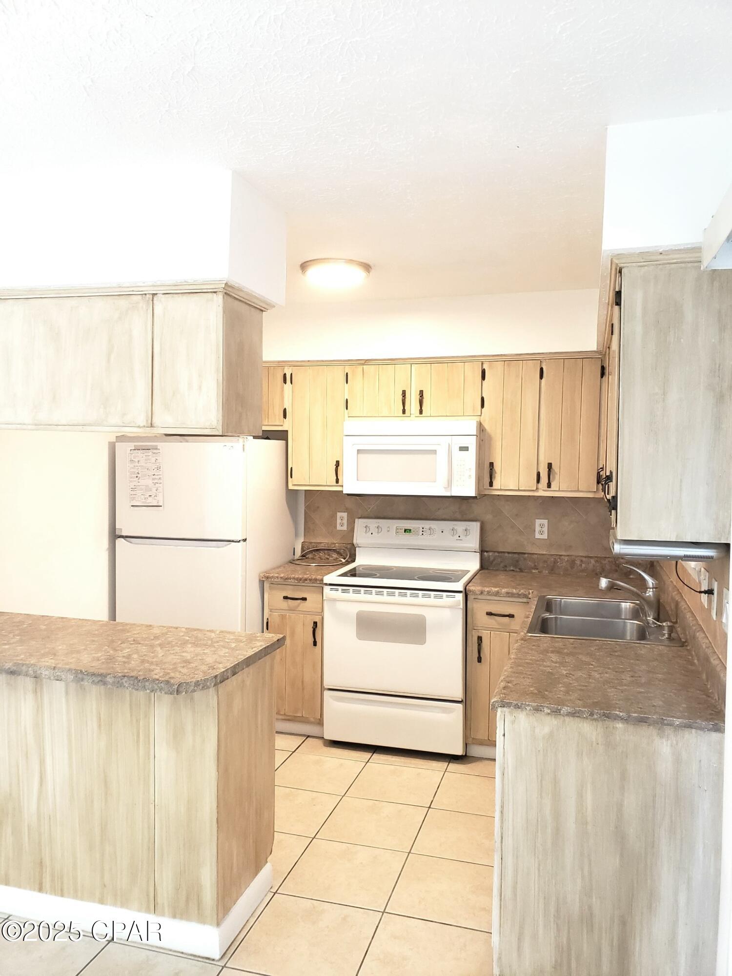 3914 Venetian Circle