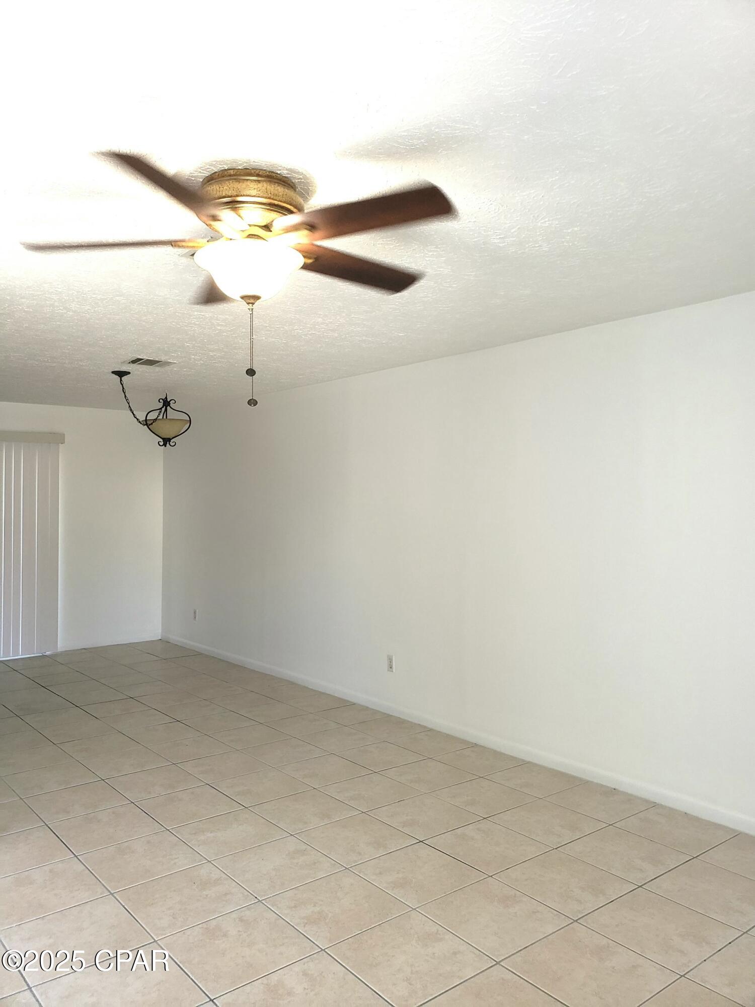 3914 Venetian Circle