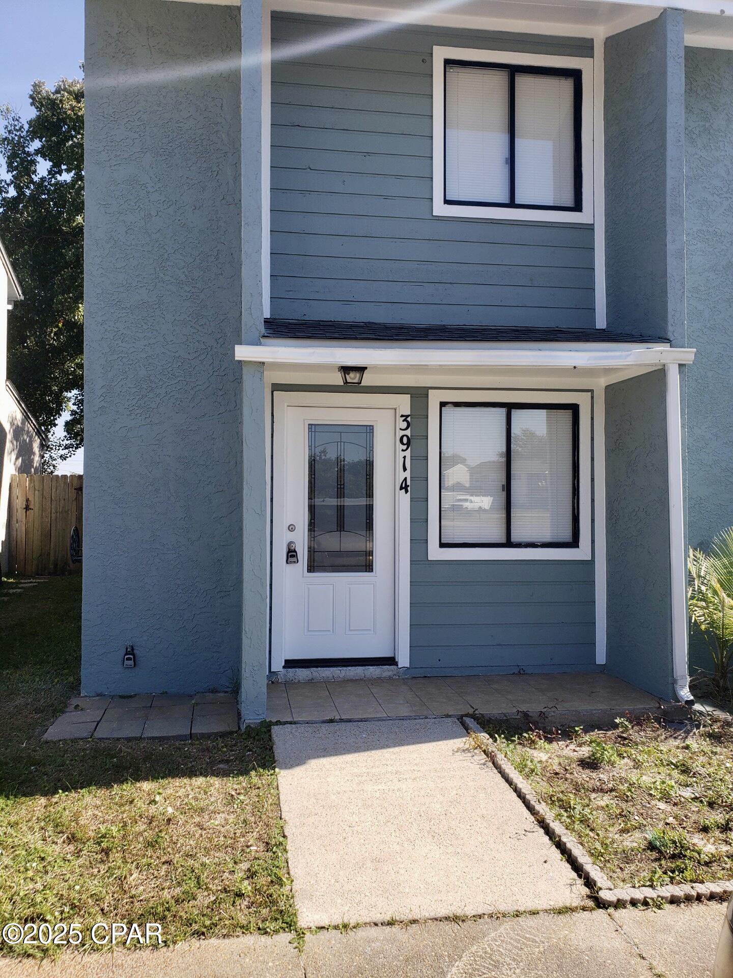 3914 Venetian Circle